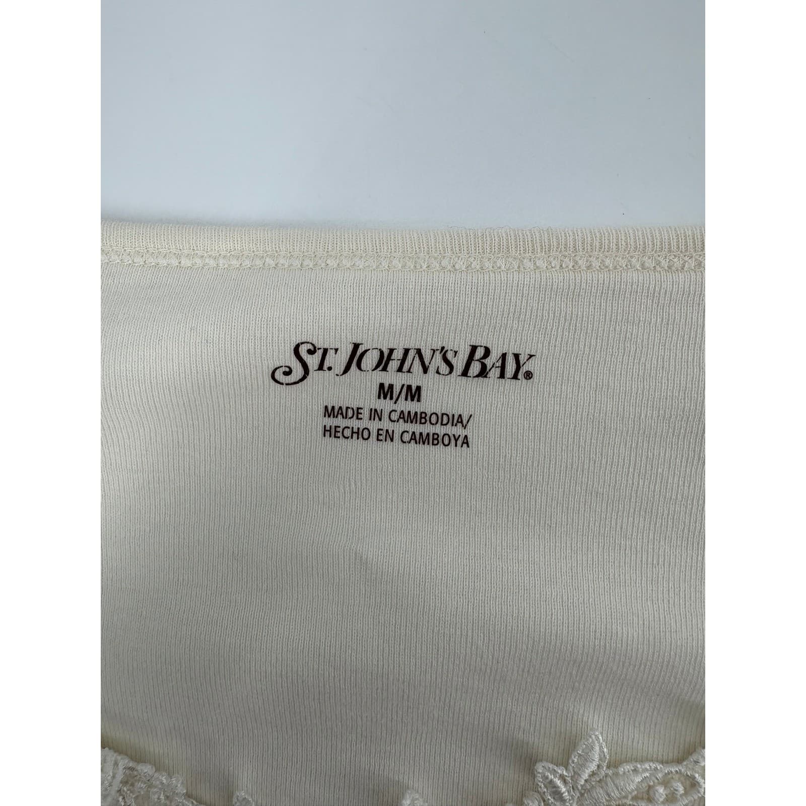 St Johns Bay Women's Cream V Neck Long Sleeve Lace Trim Top Size M