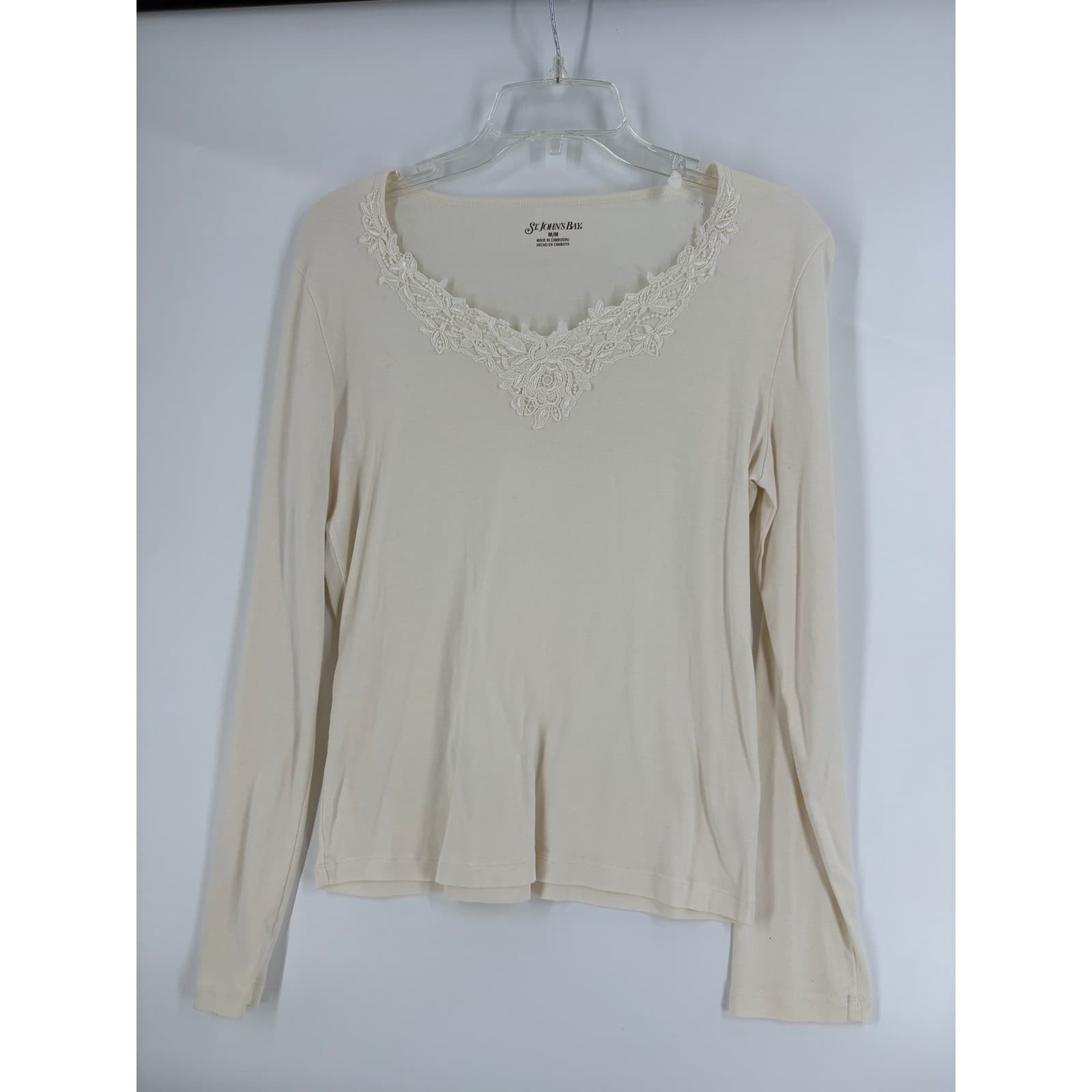 St Johns Bay Women's Cream V Neck Long Sleeve Lace Trim Top Size M - Thumbnail 4