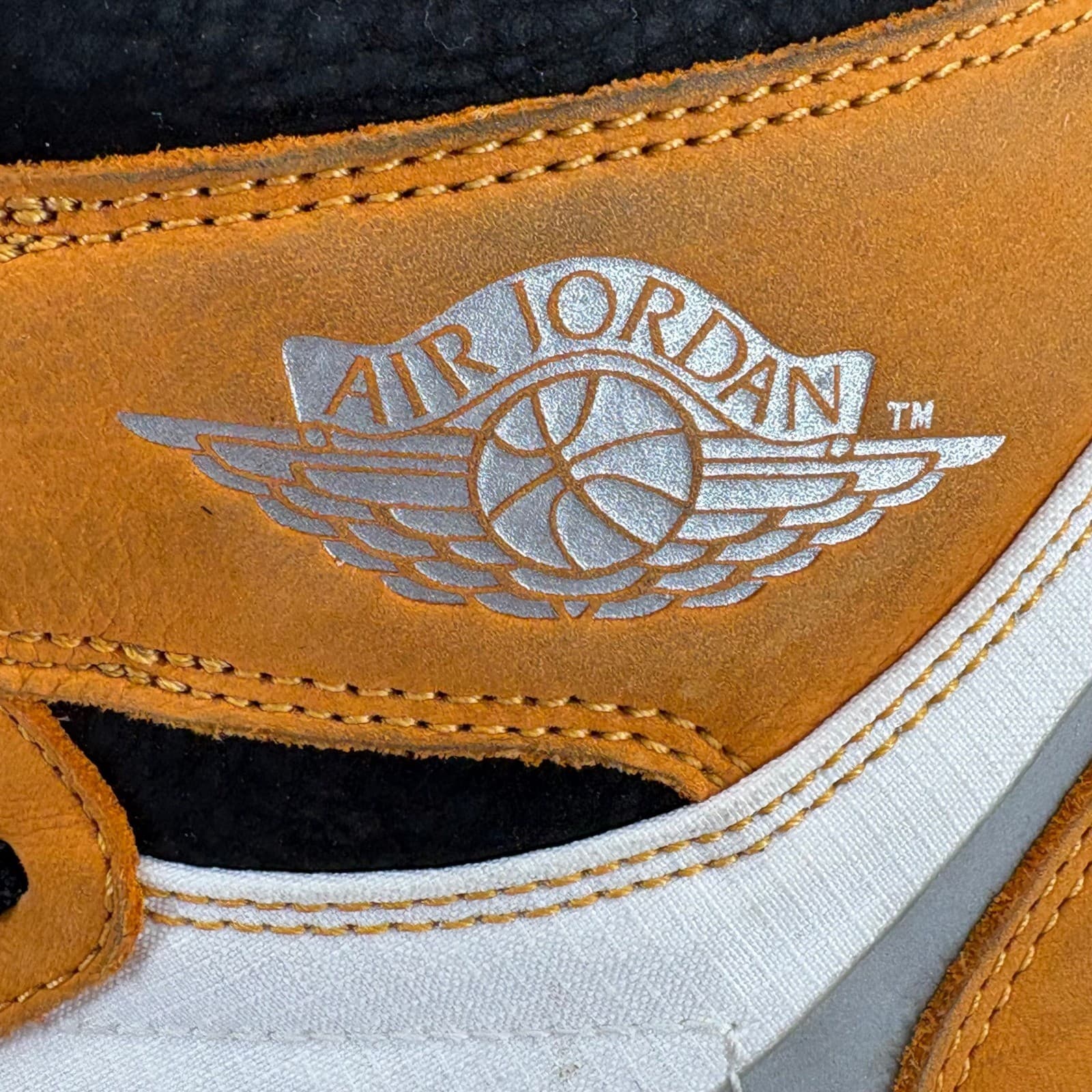 Air Jordan 1 Retro High OG Yellow Ochre DB2889-700 Size 12 Men's Used Authentic - Thumbnail 10