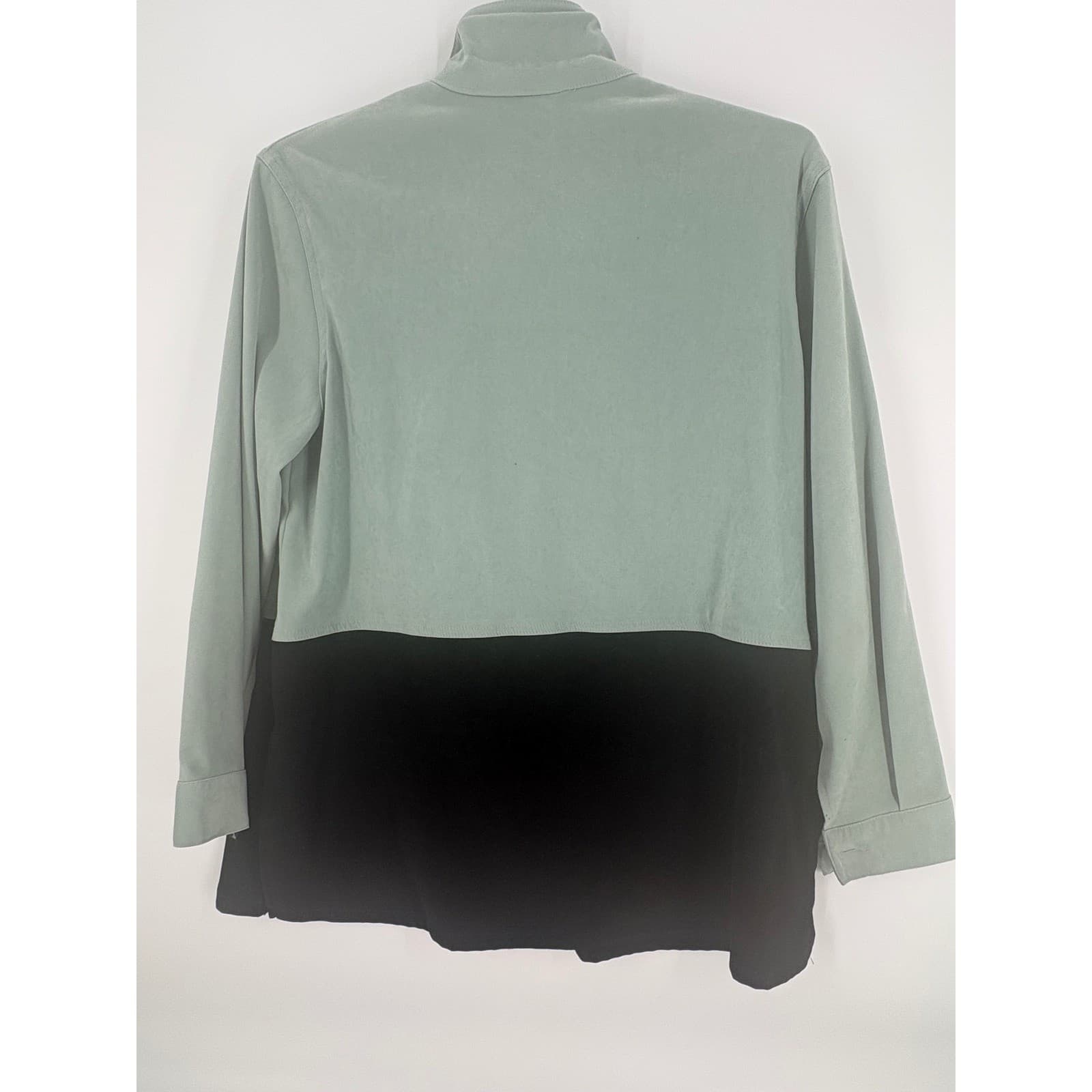R&K Originals Women's Button Down Top Green Black Leaf Print Size 14 - Thumbnail 2