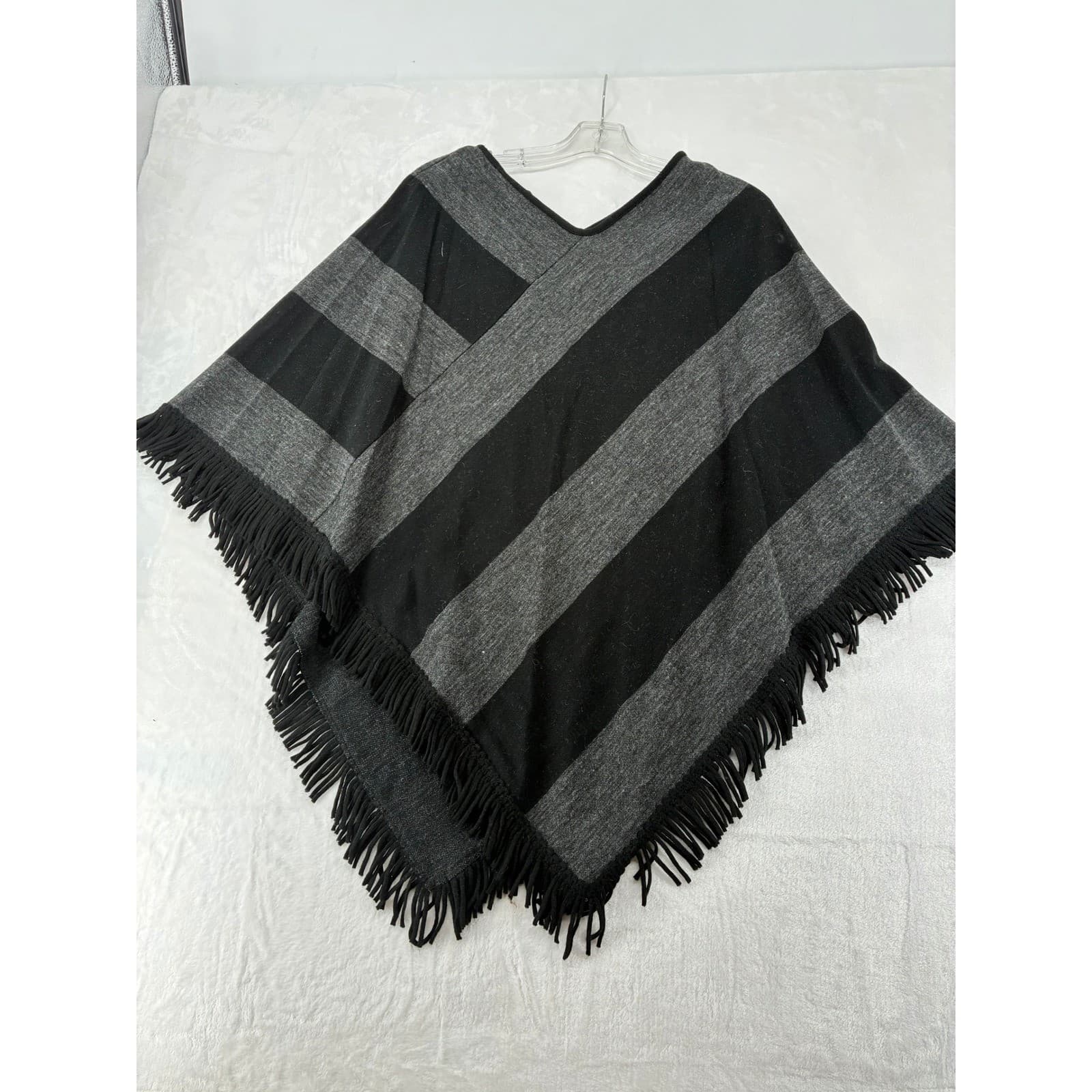 Kim Rogers Poncho Womens S Black Gray Striped Fringe V-Neck Acrylic Wrap - Thumbnail 6