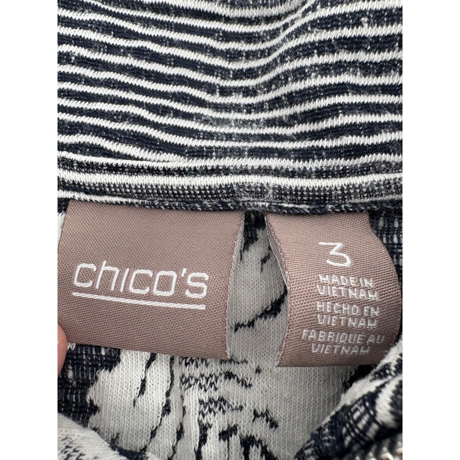 Chicos Women's Floral Stripe Pullover Top Size 3 Black & White Long Sleeve - Thumbnail 2