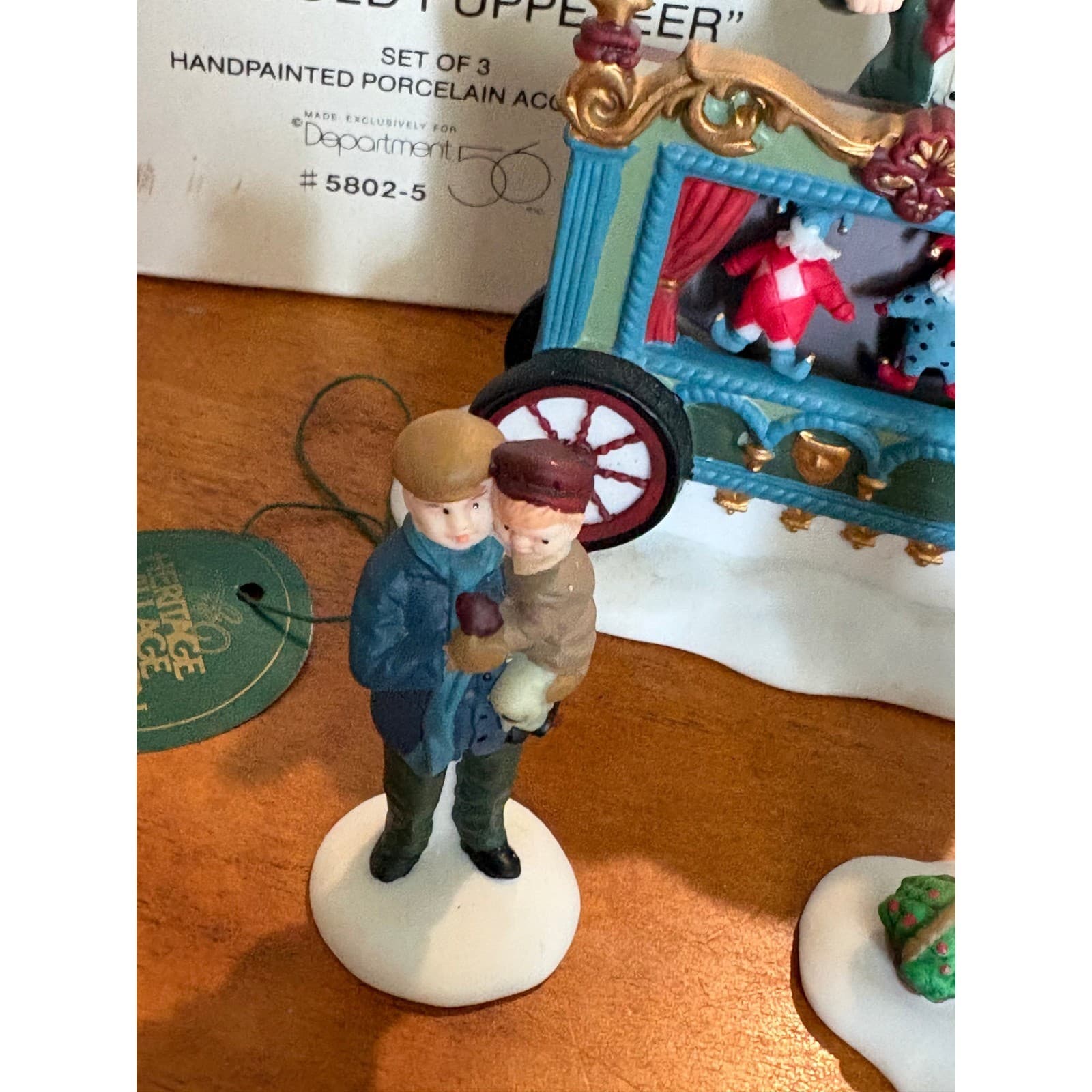 Dept 56 The Old Puppeteer Heritage Village OS Figurine Set Multicolor 5802-5 - Thumbnail 2