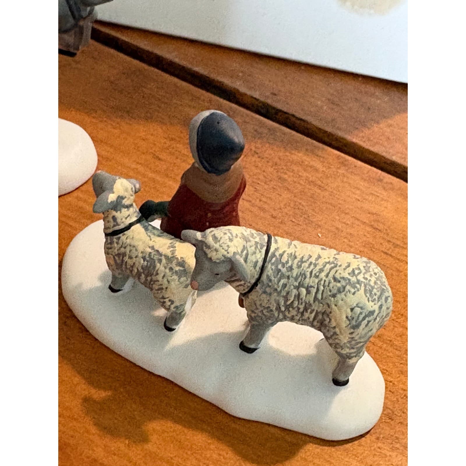Department 56 Heritage Village Collection OS Accessory Multi Bringing Fleeces - Thumbnail 5