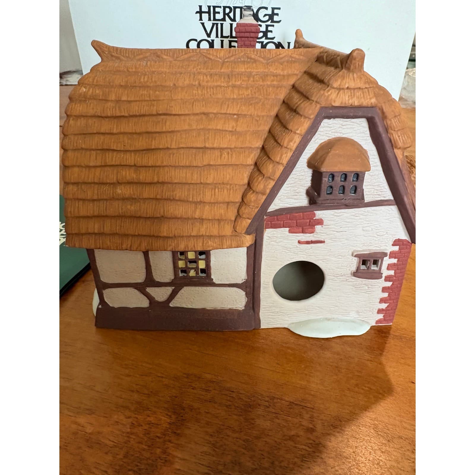 Dept 56 Dickens Village Cobb Cottage OS House Multicolor Porcelain 5824-6 - Thumbnail 3