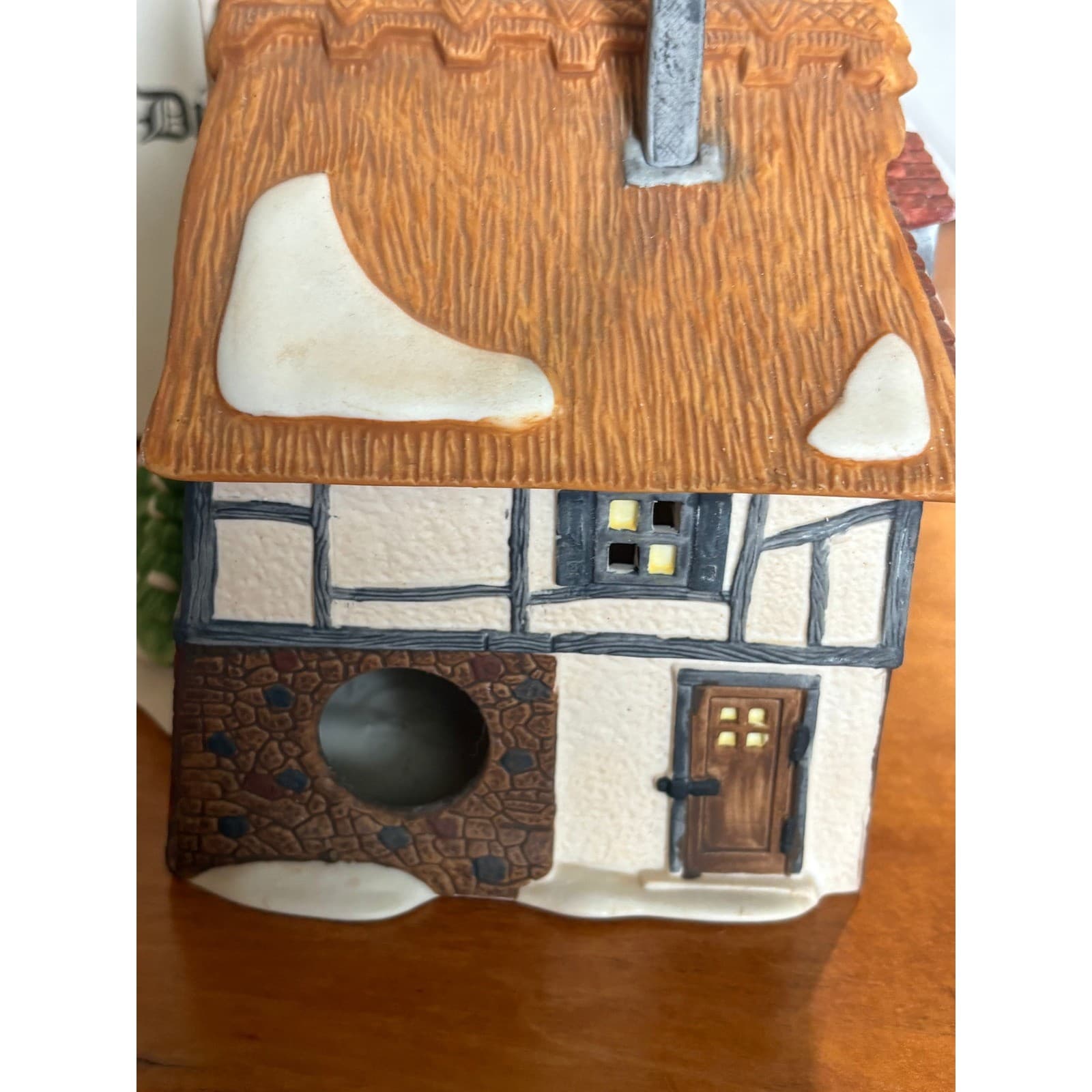 Department 56 Betsy Trotwood's Cottage Dickens Village Series OS House Brown - Thumbnail 3