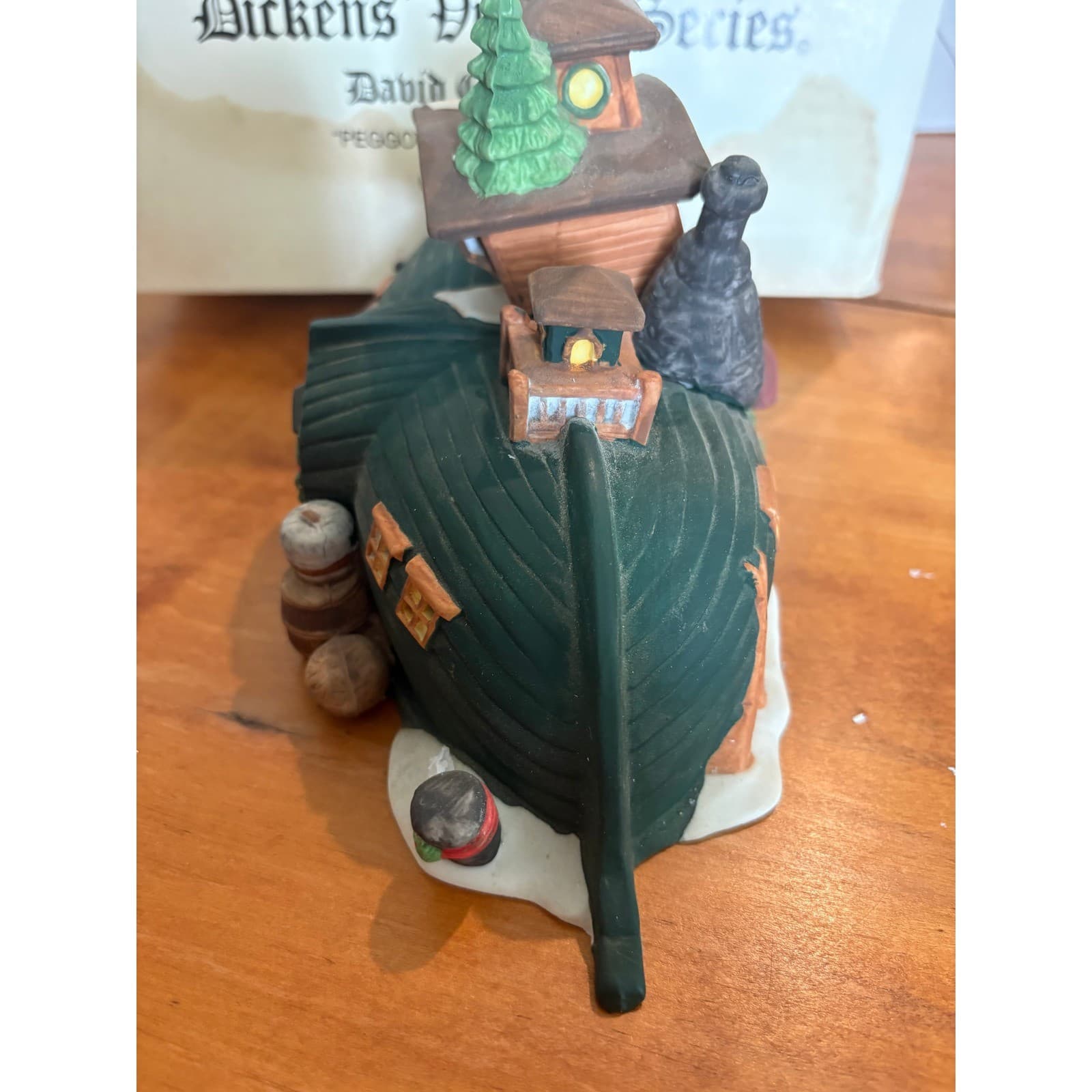 Department 56 Dickens Village Peggotty's Seaside Cottage David Copperfield Green - Thumbnail 4