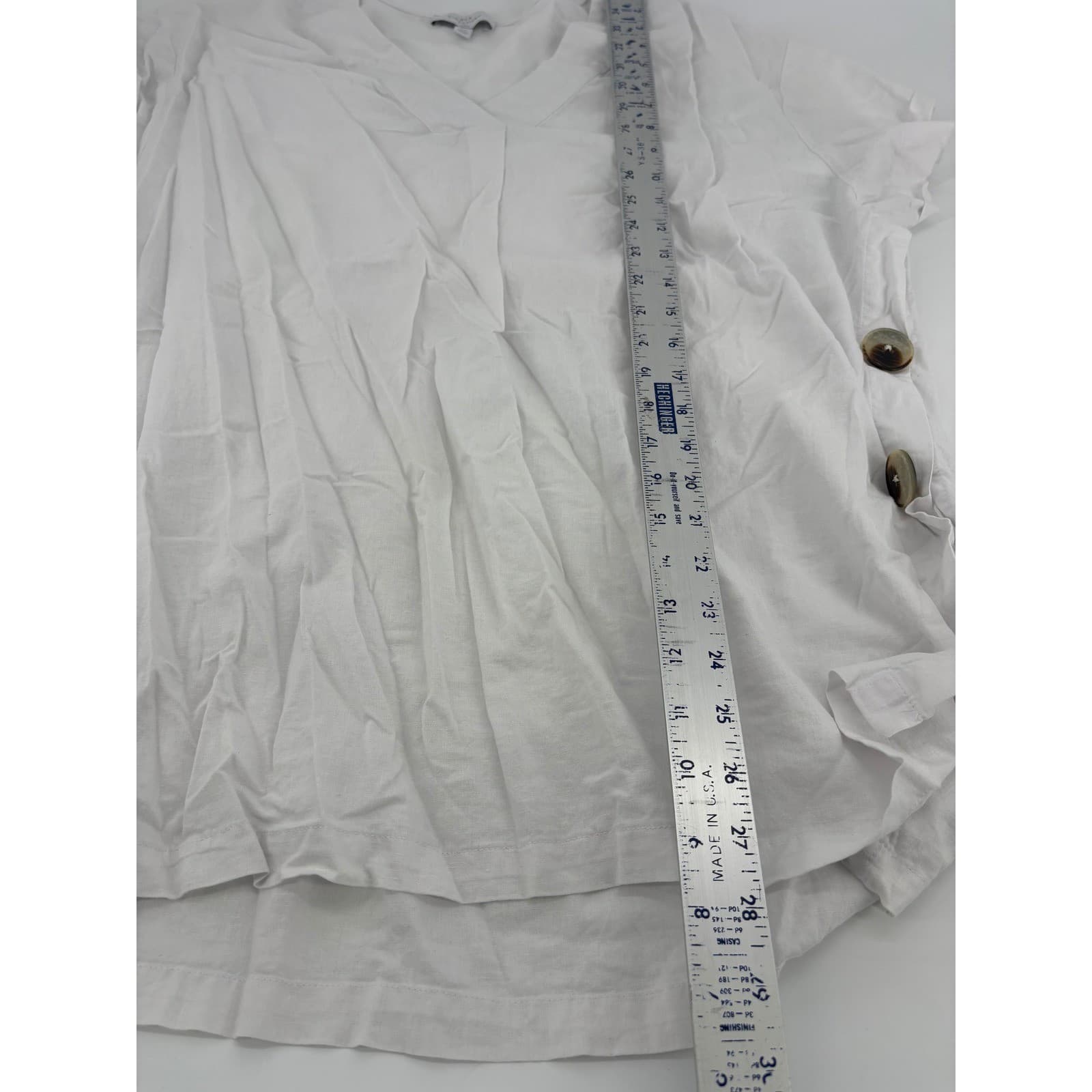 New Directions Curvy 1X White Linen Blend V-Neck Button Detail Tunic Top - Thumbnail 6