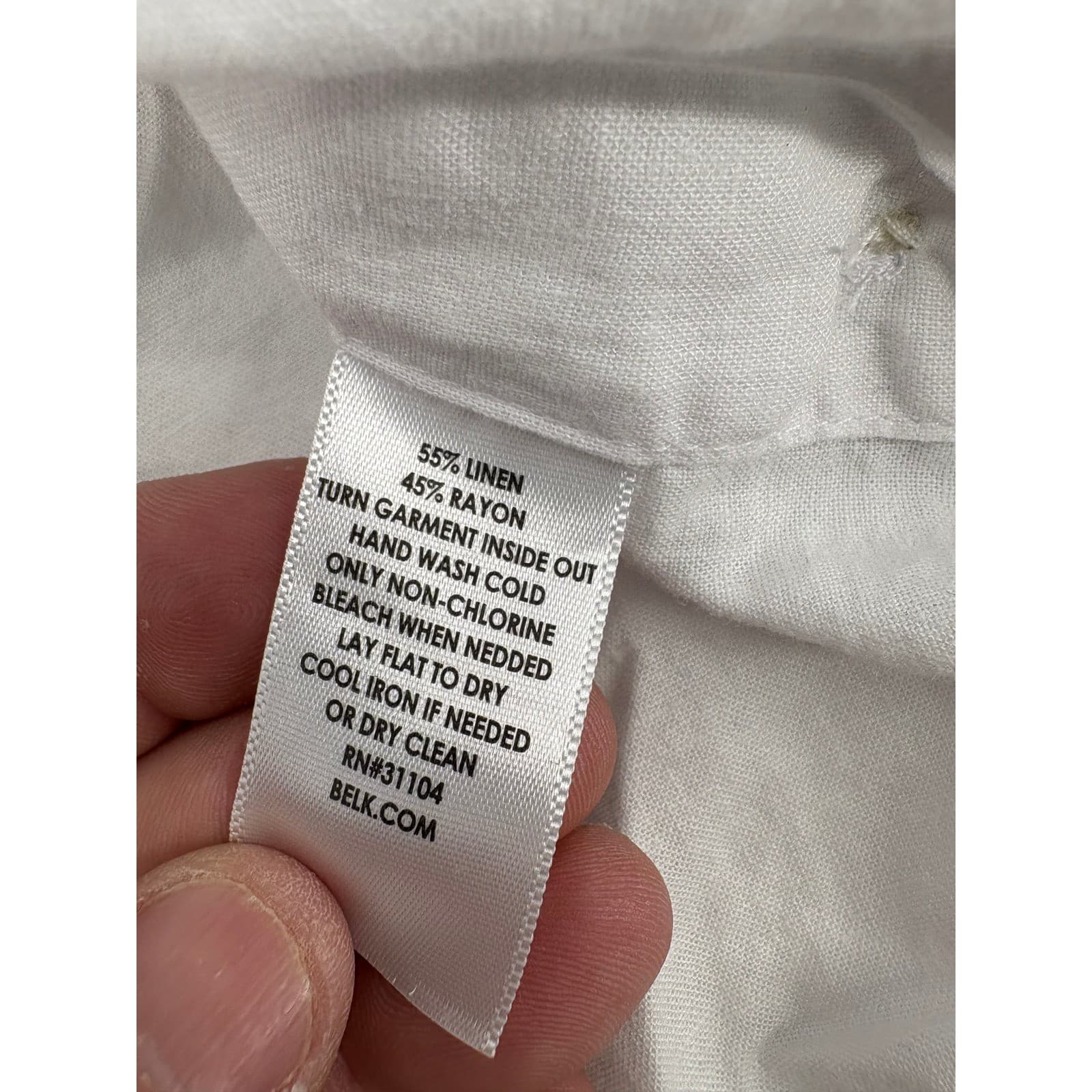 New Directions Curvy 1X White Linen Blend V-Neck Button Detail Tunic Top - Thumbnail 4