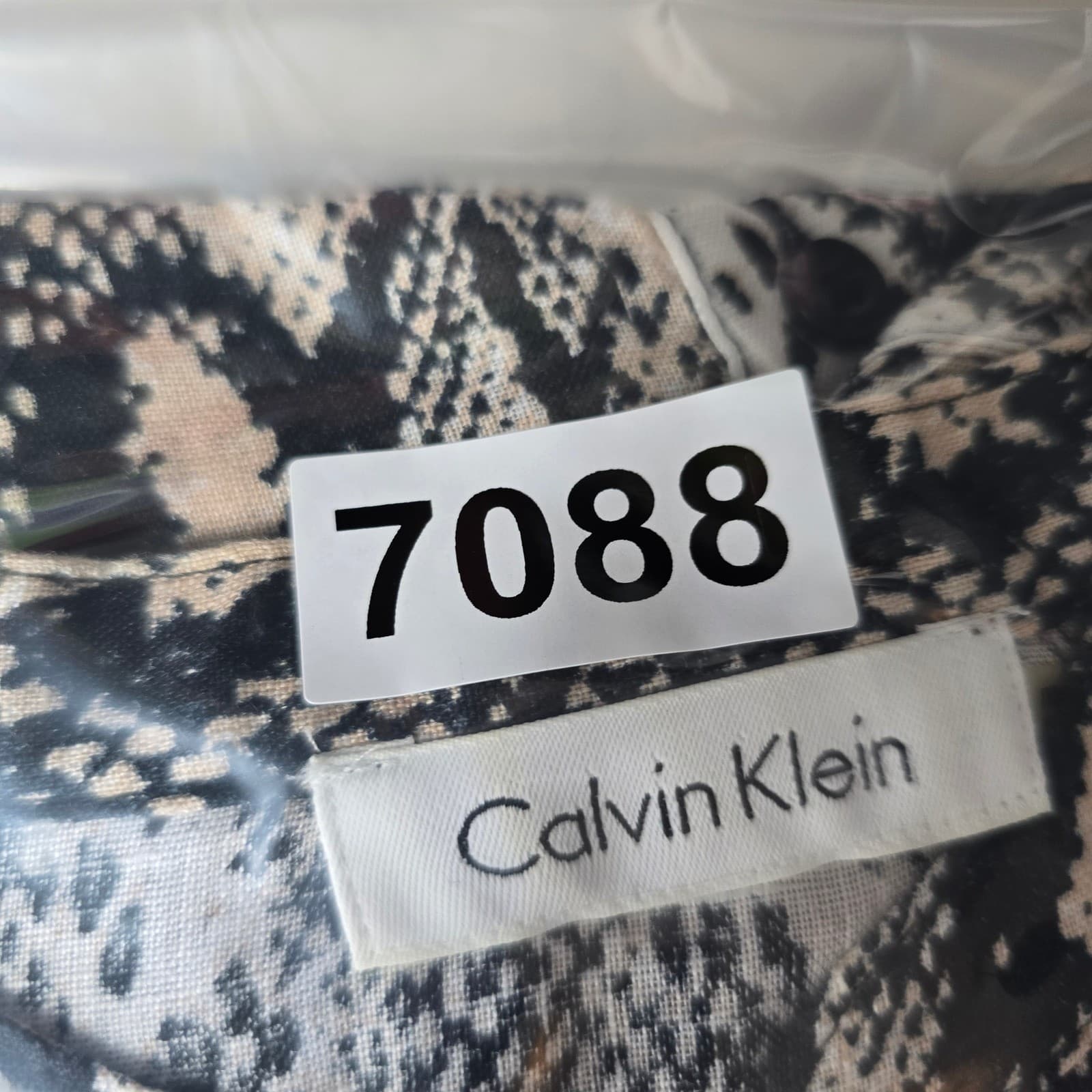 Calvin Klein Blouse Womens Large Button Up Black Tan Snakeskin Print Long Sleeve - Thumbnail 6