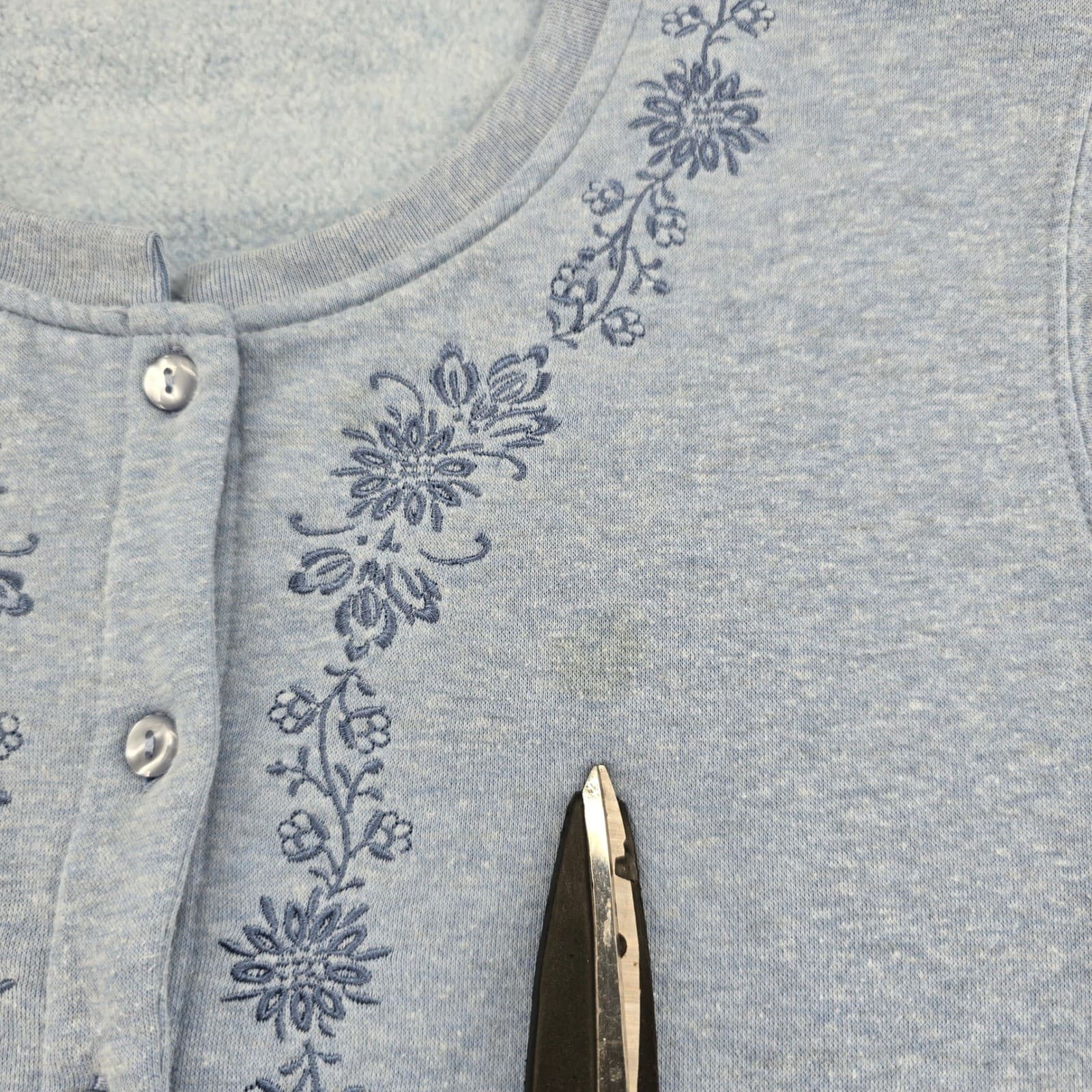 Cardigan Womens XL Sweatshirt Blue Floral Embroidered Button Front Pockets - Thumbnail 2