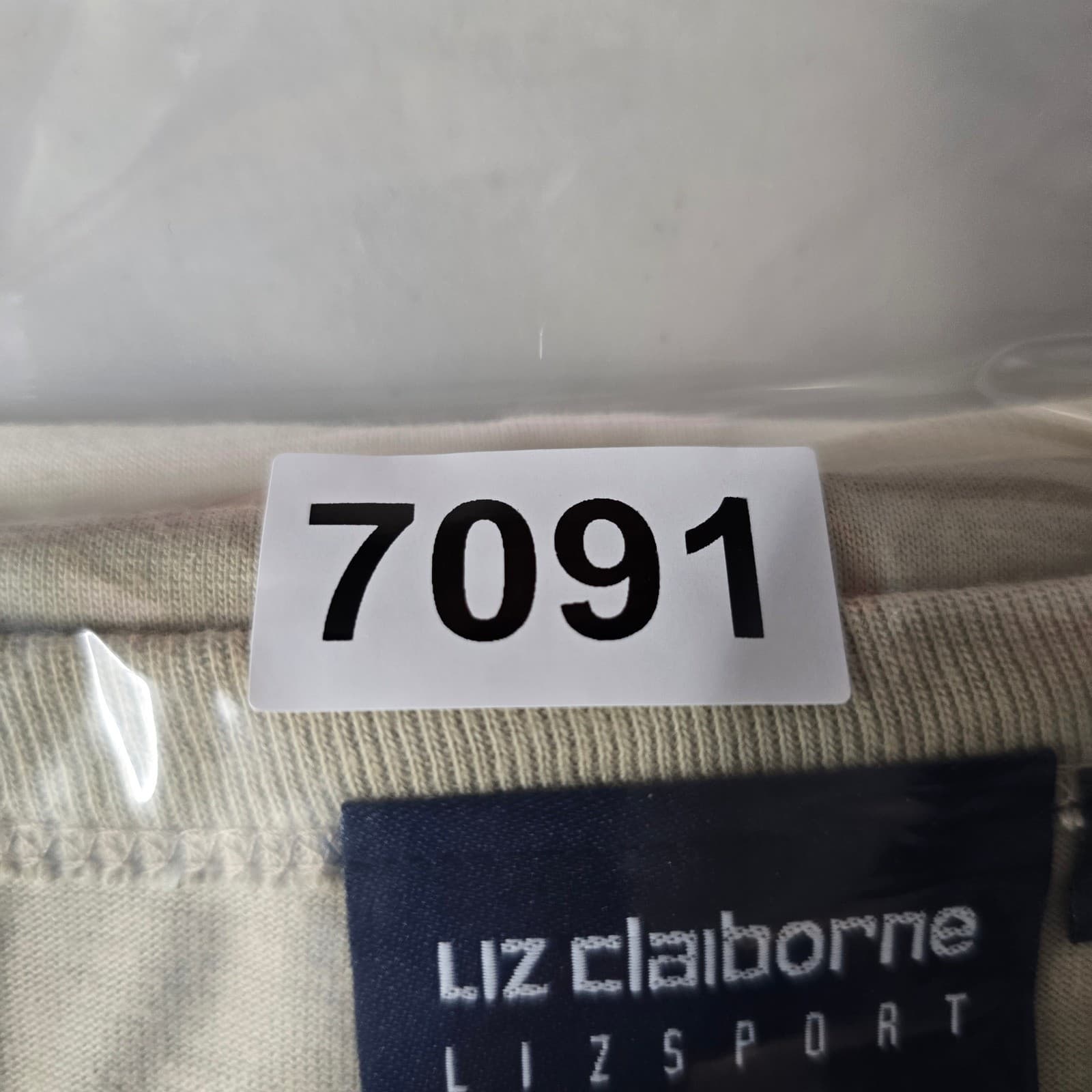 Liz Claiborne Lizsport Shirt Womens Medium Shirt Tan White ONE NWT ONE PRE-OWNED - Thumbnail 16