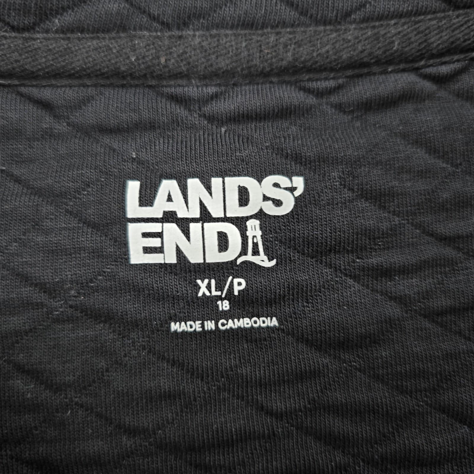 Lands' End Quilted Sweatshirt Womens XL/P 18 Pullover Black Diamond Pattern - Thumbnail 2