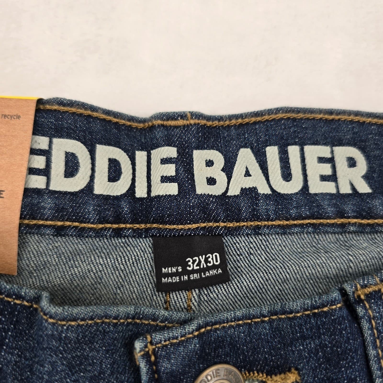 Eddie Bauer Jeans Mens 32x30 Straight Fit Denim Blue 1741596 NWT - Thumbnail 2