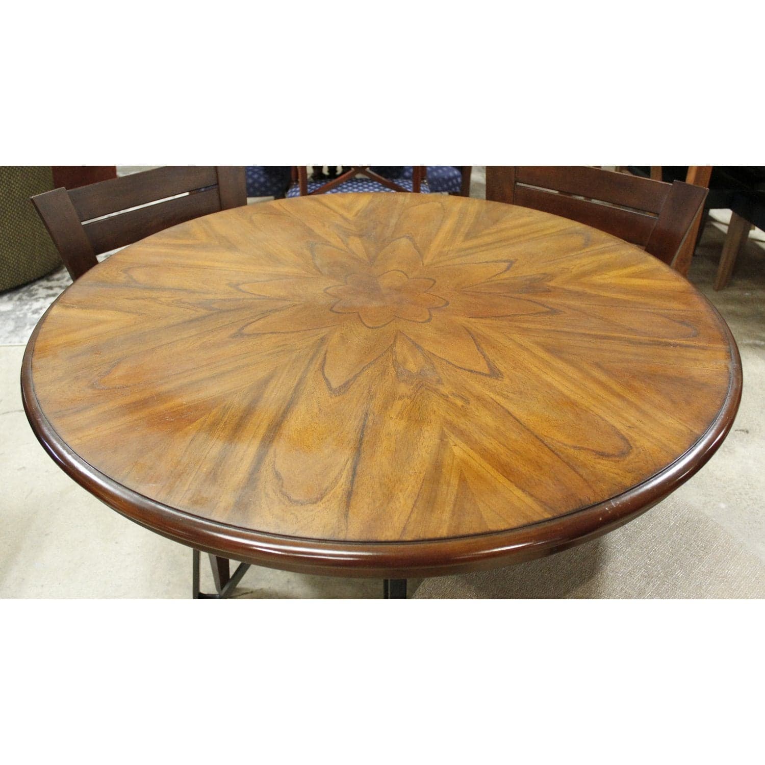Round Starburst Table w/4 Chairs - Thumbnail 3