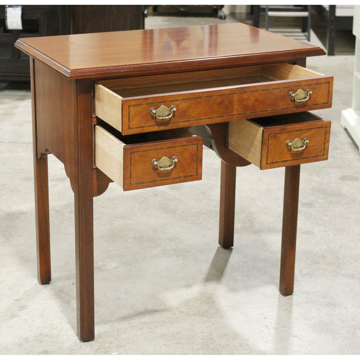 Hickory Chair Co. 'Mt. Vernon Historical Collection' Inlaid Nightstand - Thumbnail 2