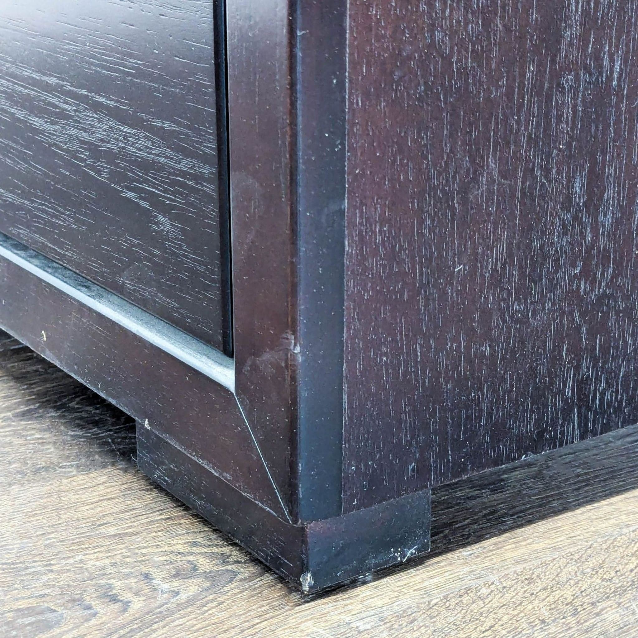Modern 5-Drawer Dark Wood Dresser with Sleek Metal Handles - Thumbnail 8