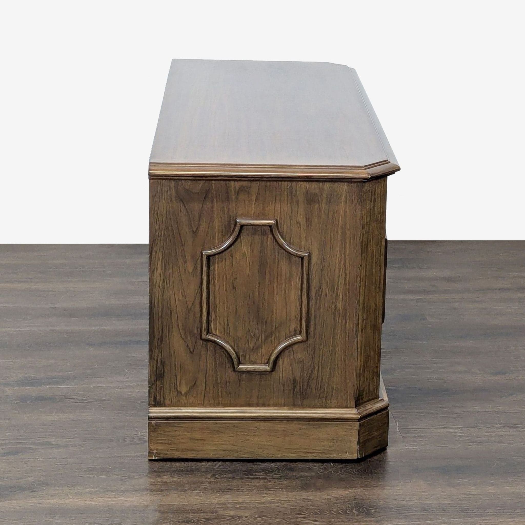 Mill Creek Furniture Wood Storage Bench - Thumbnail 5