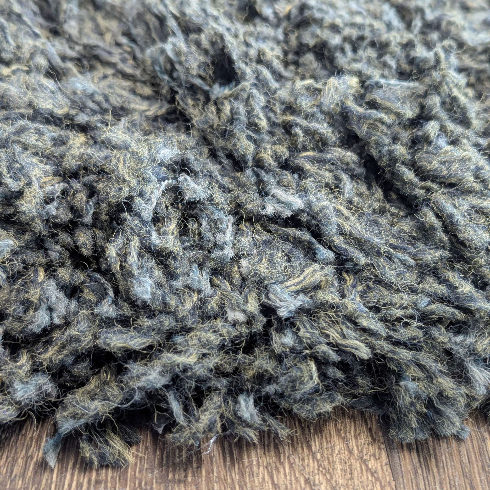 Shaggy Area Rug 6’x8’ - Cozy and Plush Floor Accent - Thumbnail 3