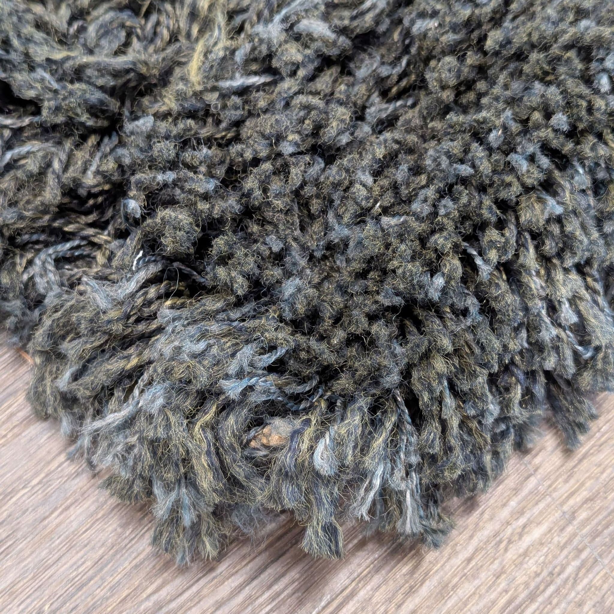 Shaggy Area Rug 6’x8’ - Cozy and Plush Floor Accent - Thumbnail 4