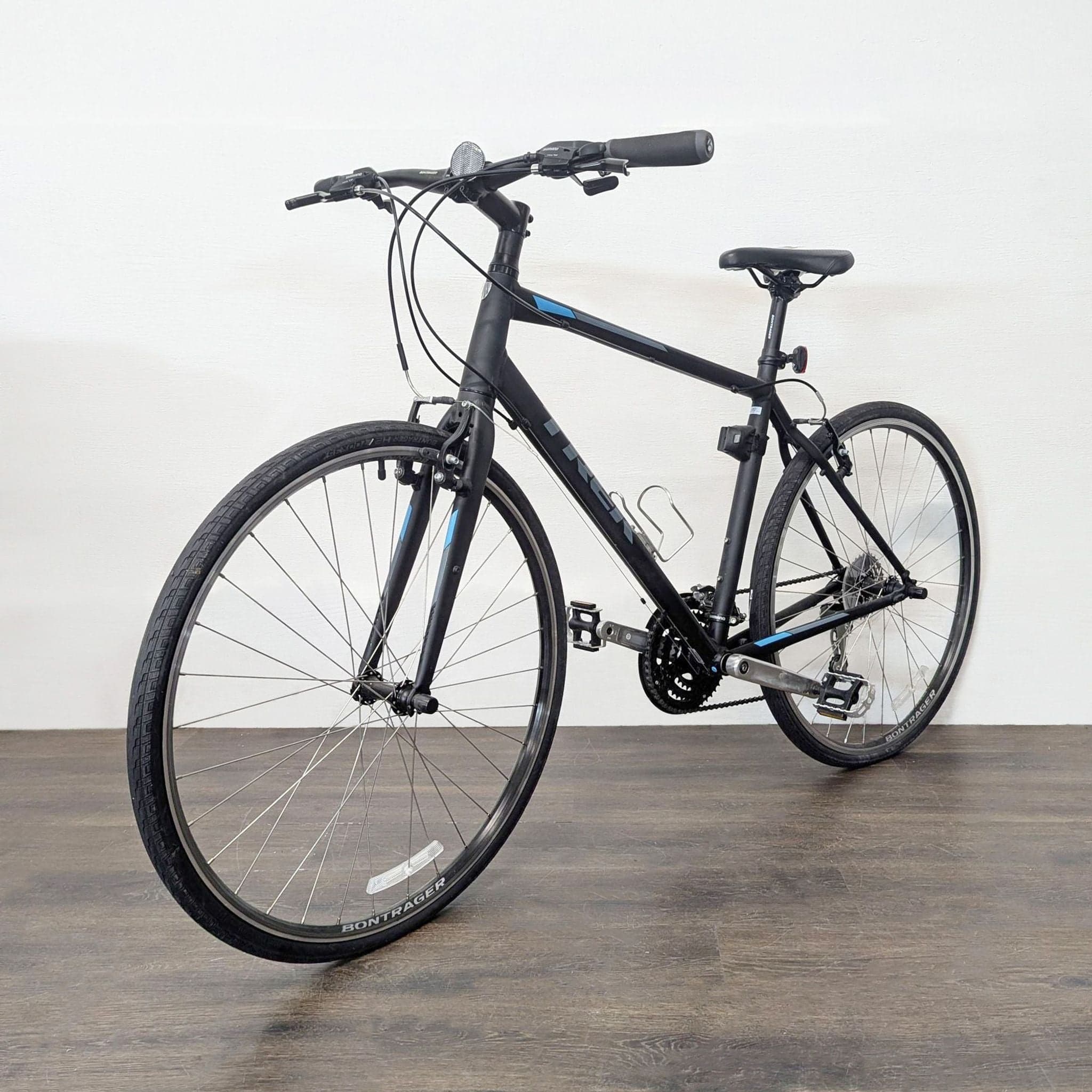 Trek Hybrid Bike – Lightweight, Reliable, Great for City Rides - Thumbnail 2