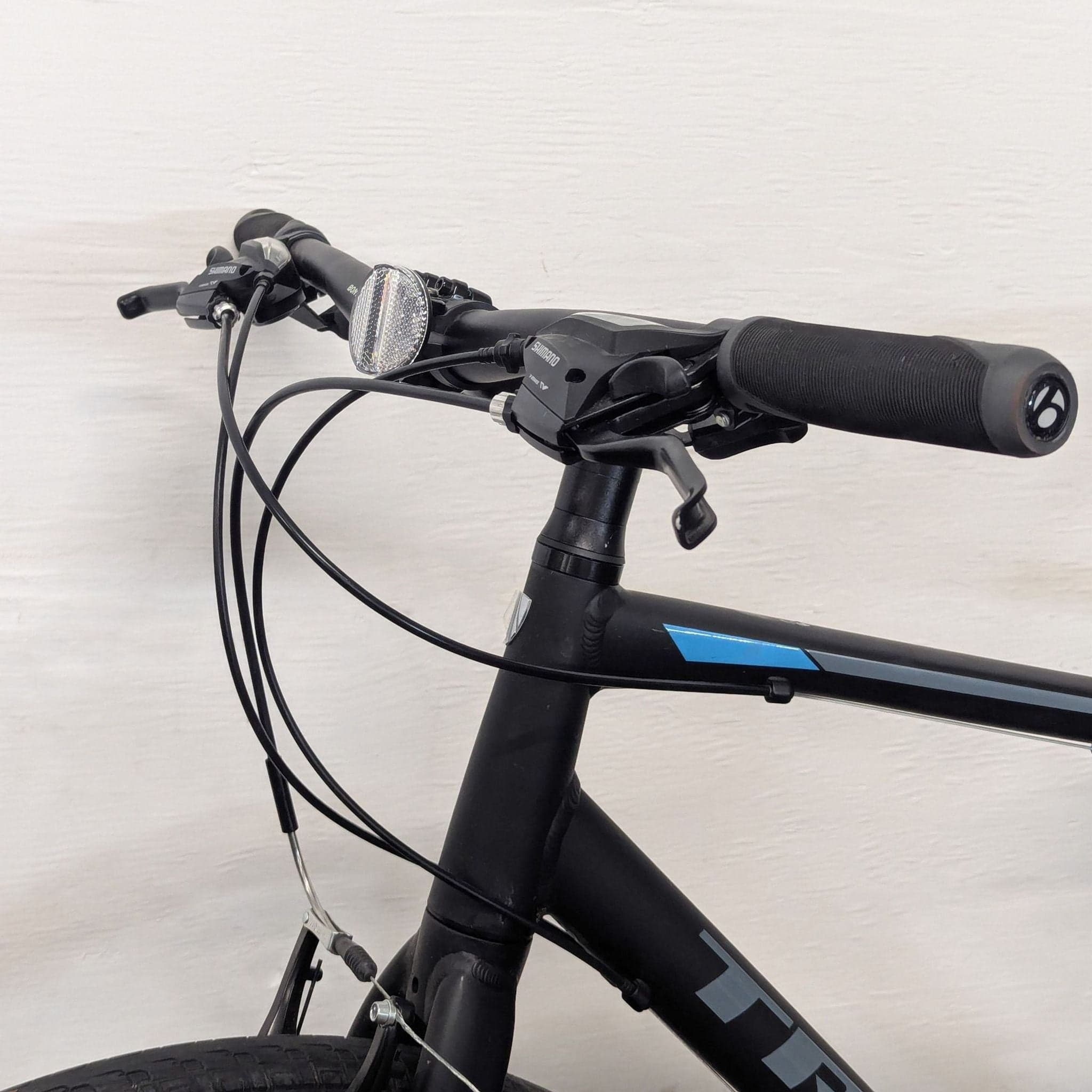 Trek Hybrid Bike – Lightweight, Reliable, Great for City Rides - Thumbnail 5