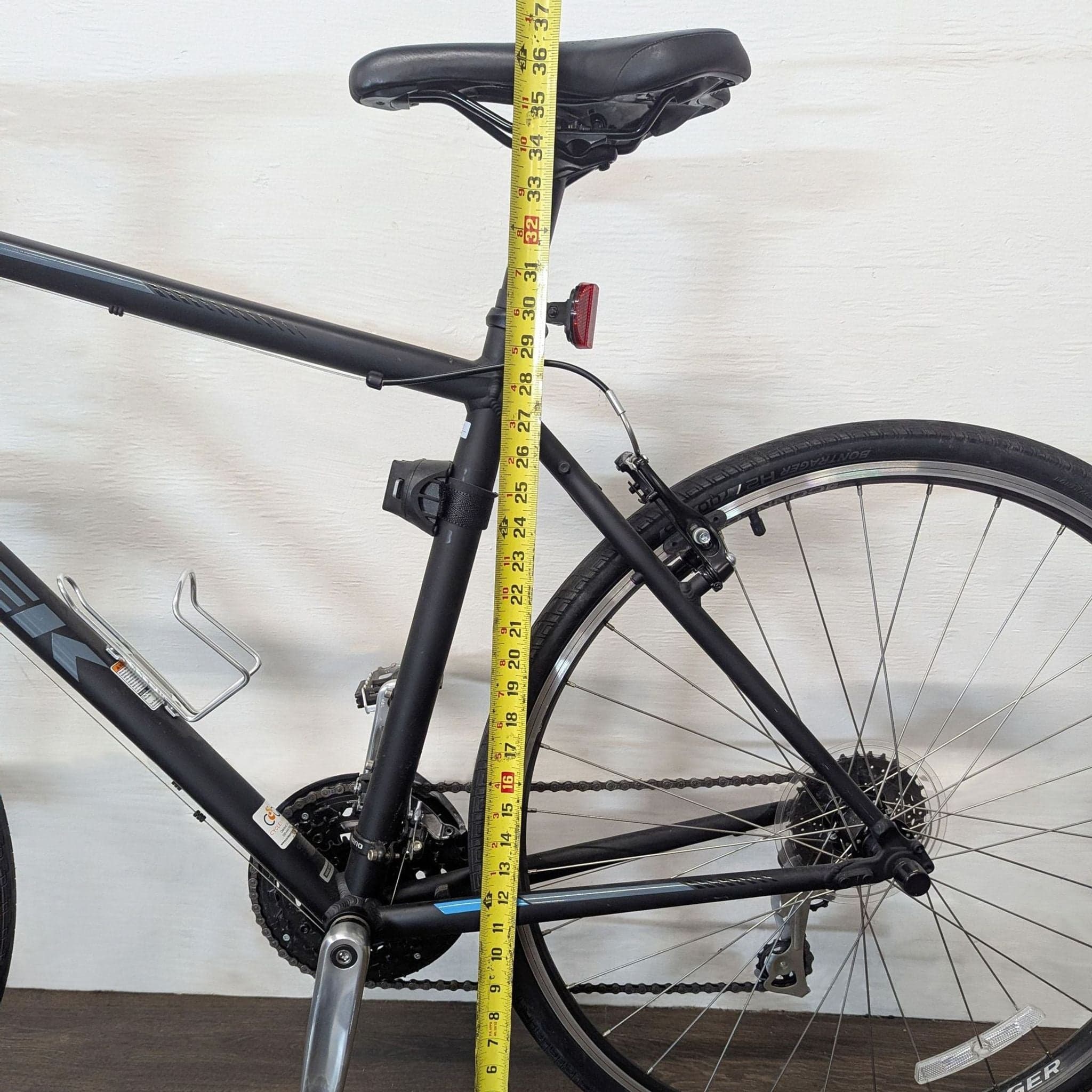 Trek Hybrid Bike – Lightweight, Reliable, Great for City Rides - Thumbnail 4