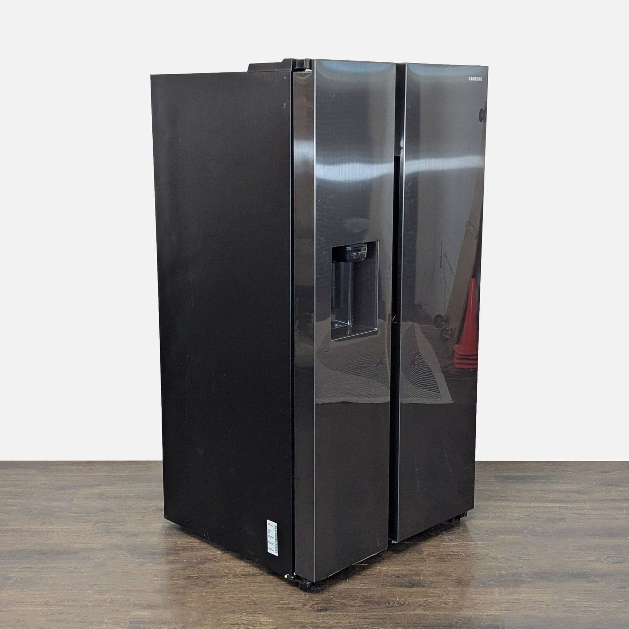 Samsung Side-by-Side Refrigerator with Water Dispenser - Stainless Steel - Thumbnail 5