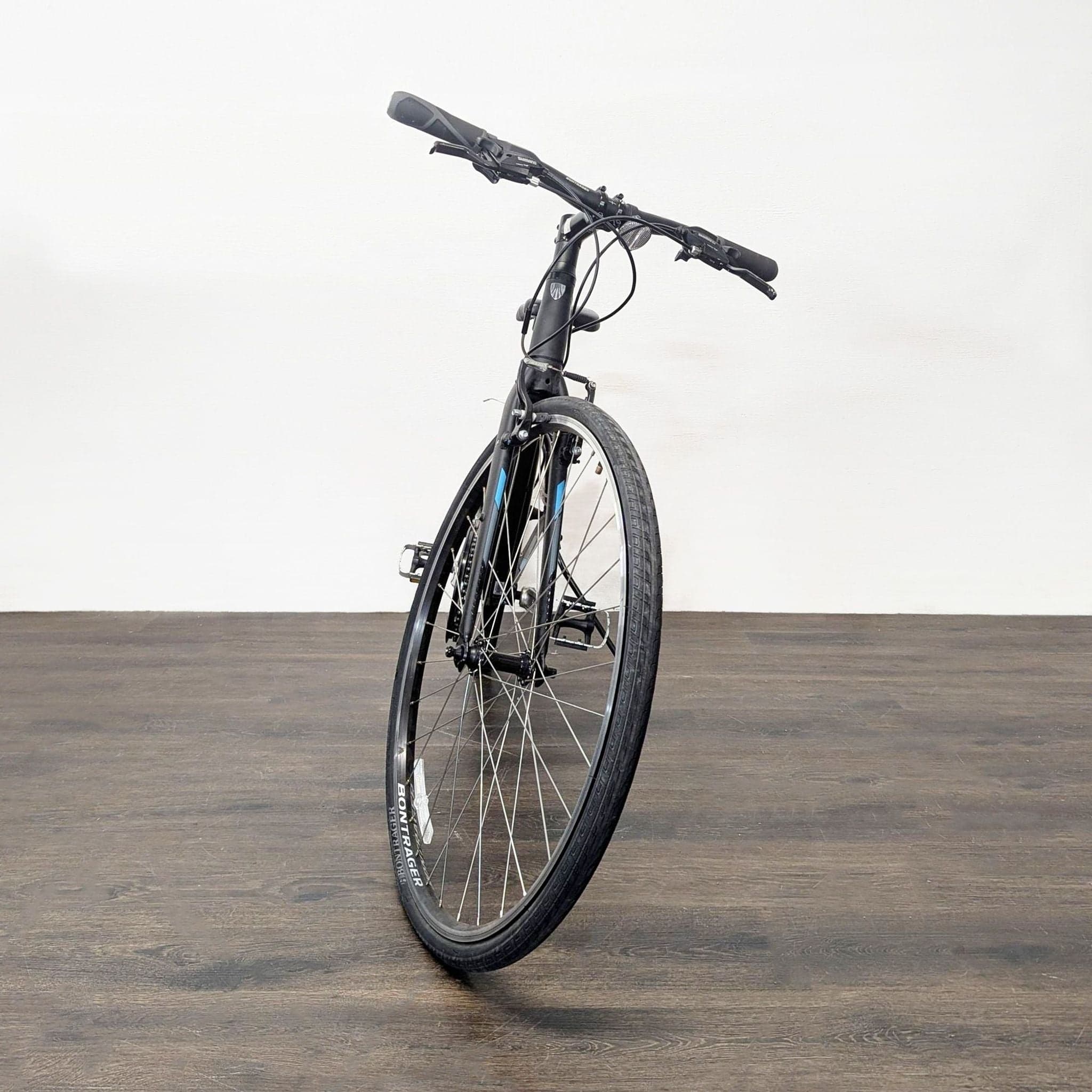 Trek Hybrid Outdoor Bike – Lightweight, Reliable, Ready to Ride! - Thumbnail 7