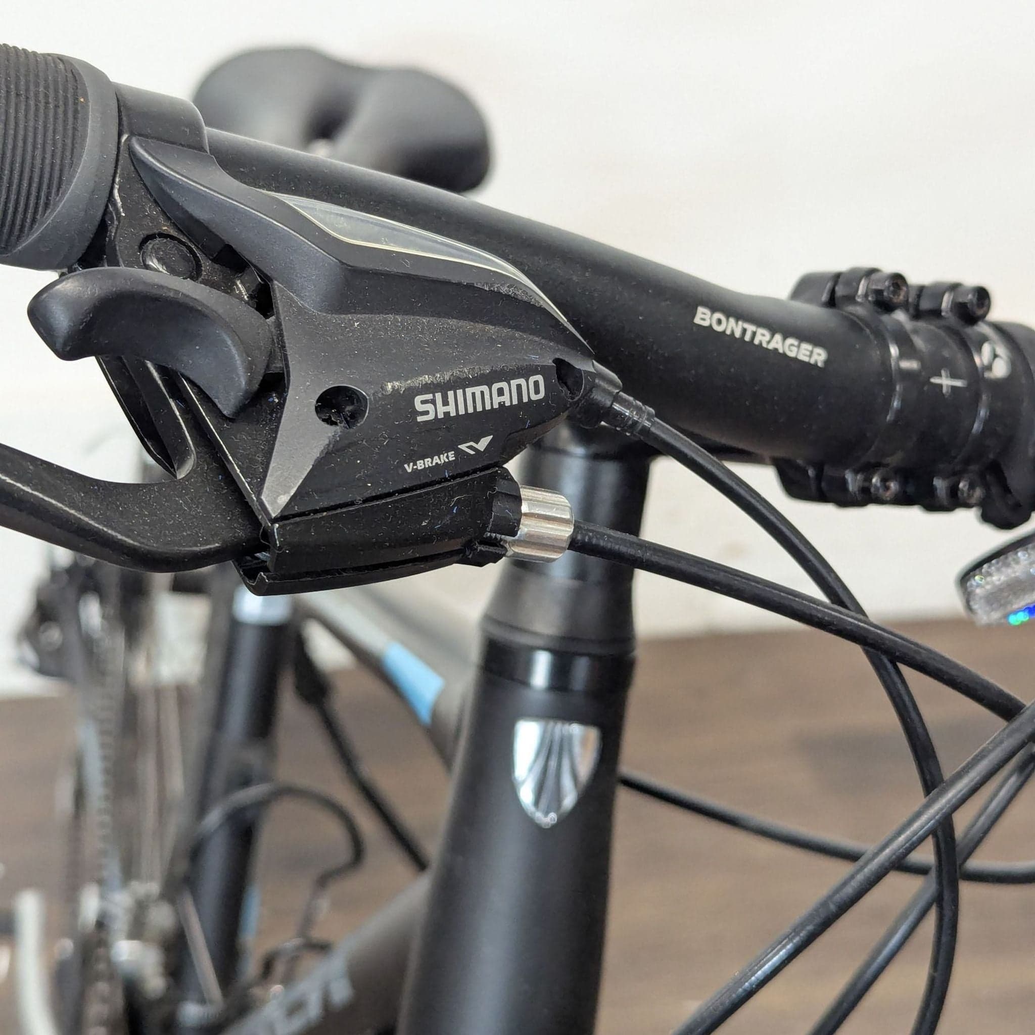 Trek Hybrid Outdoor Bike – Lightweight, Reliable, Ready to Ride! - Thumbnail 5