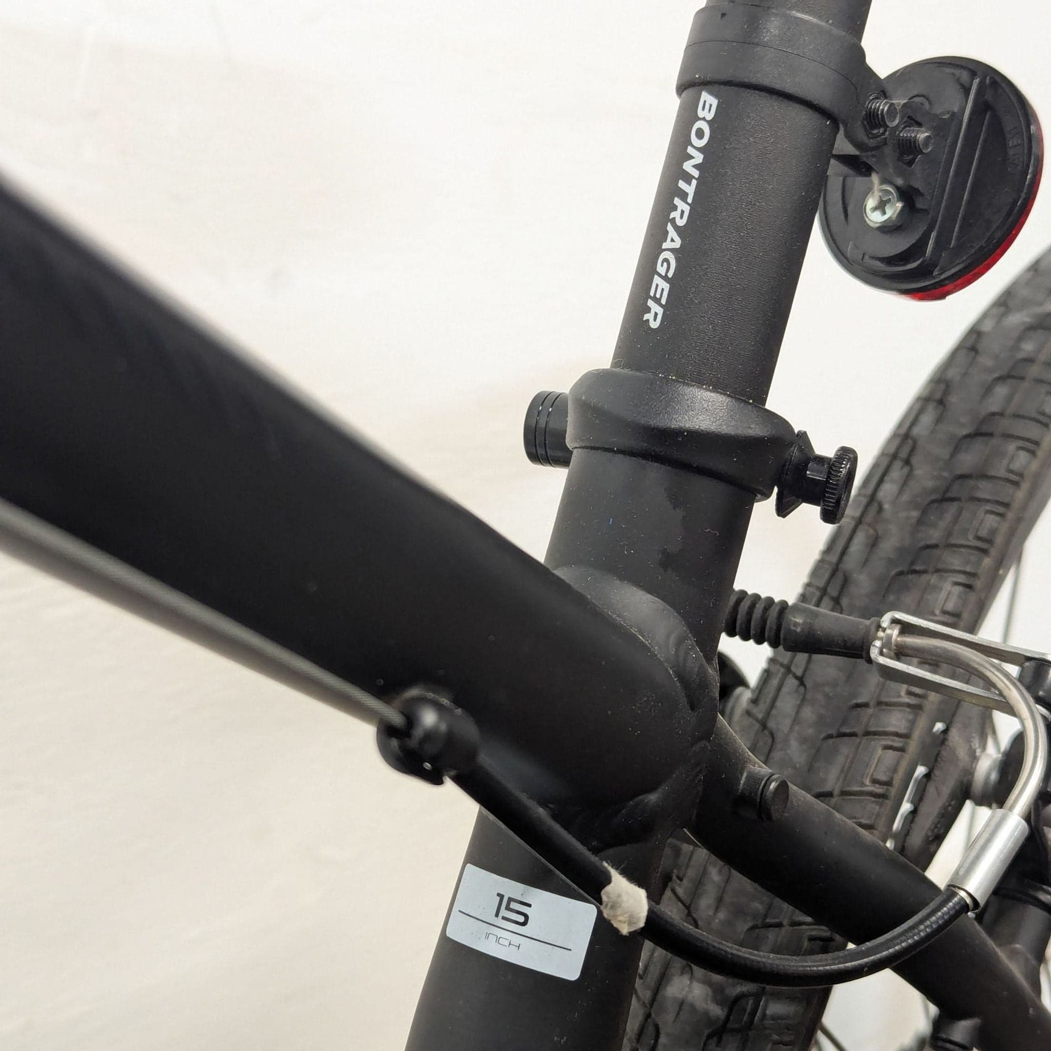 Trek Hybrid Outdoor Bike – Lightweight, Reliable, Ready to Ride! - Thumbnail 3