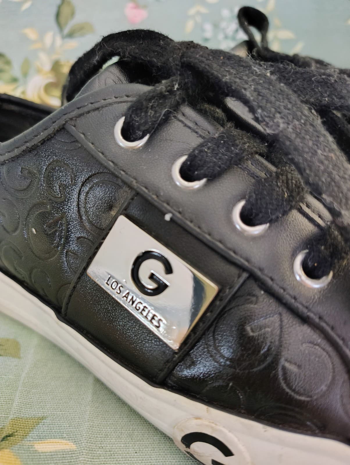 G by Guess Women's Sneakers Shoes size 6.5 Black Lace Up Low Top - Thumbnail 2