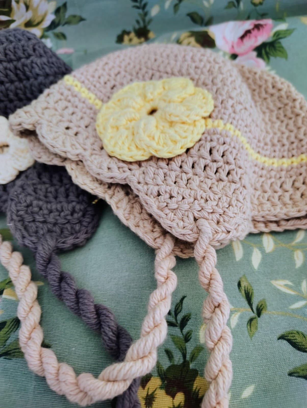 Bundle Of 2 NEW Crochet Flower Baby Girl Hats - Thumbnail 2
