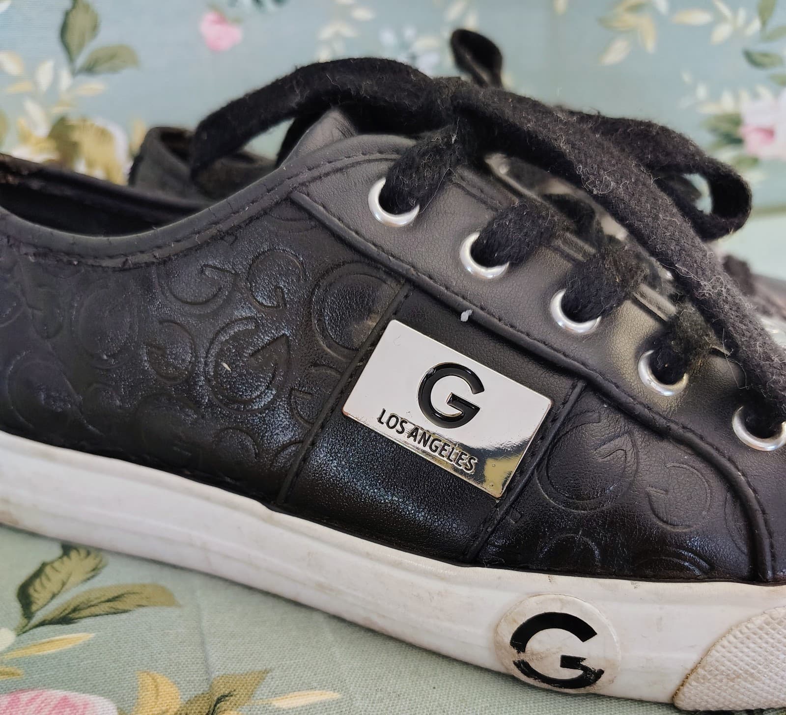 G by Guess Women's Sneakers Shoes size 6.5 Black Lace Up Low Top