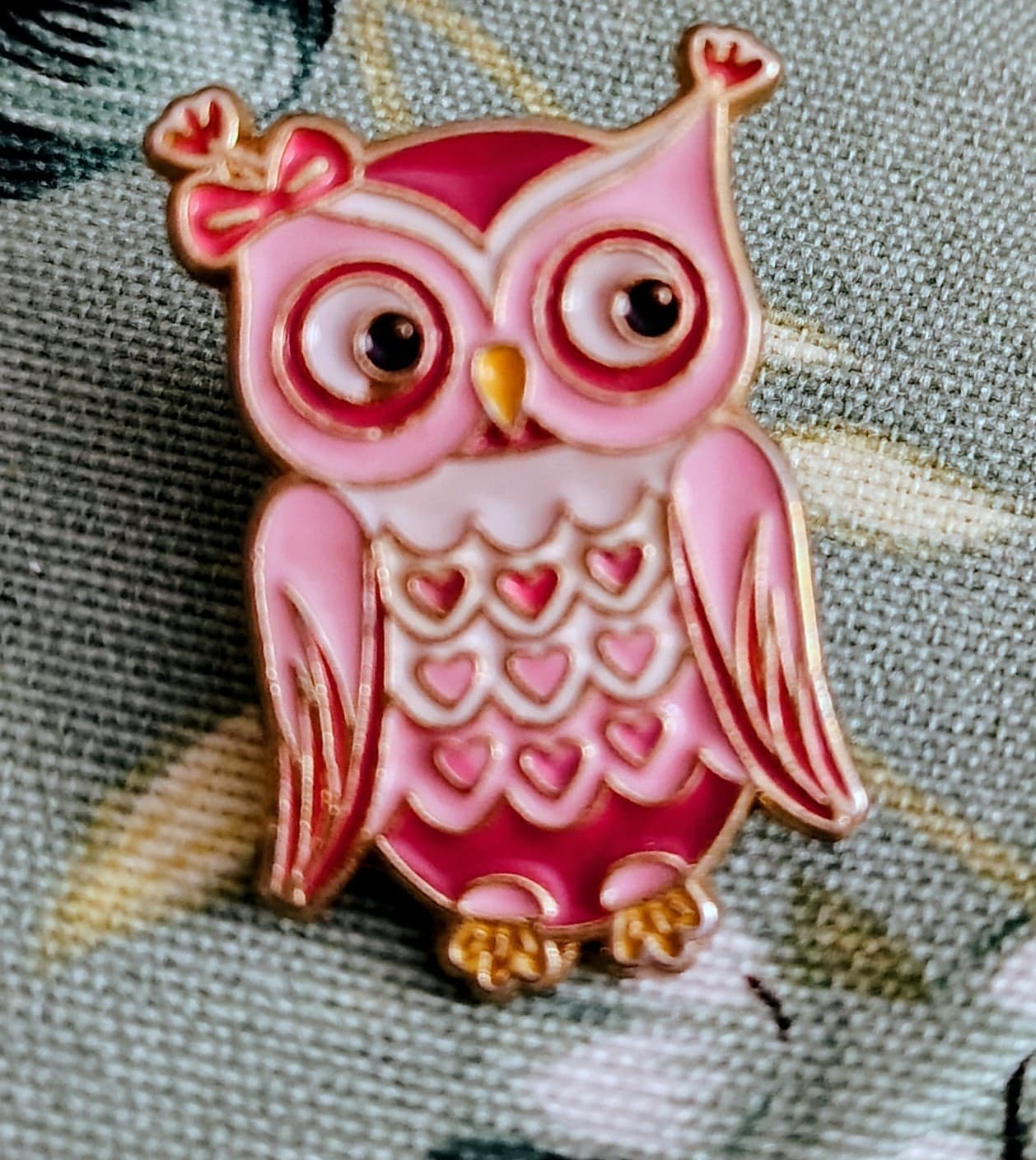 Retro 1990's Vintage Pink Owl Pin
