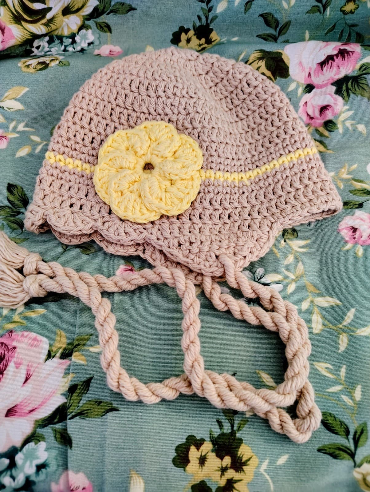 Bundle Of 2 NEW Crochet Flower Baby Girl Hats - Thumbnail 5