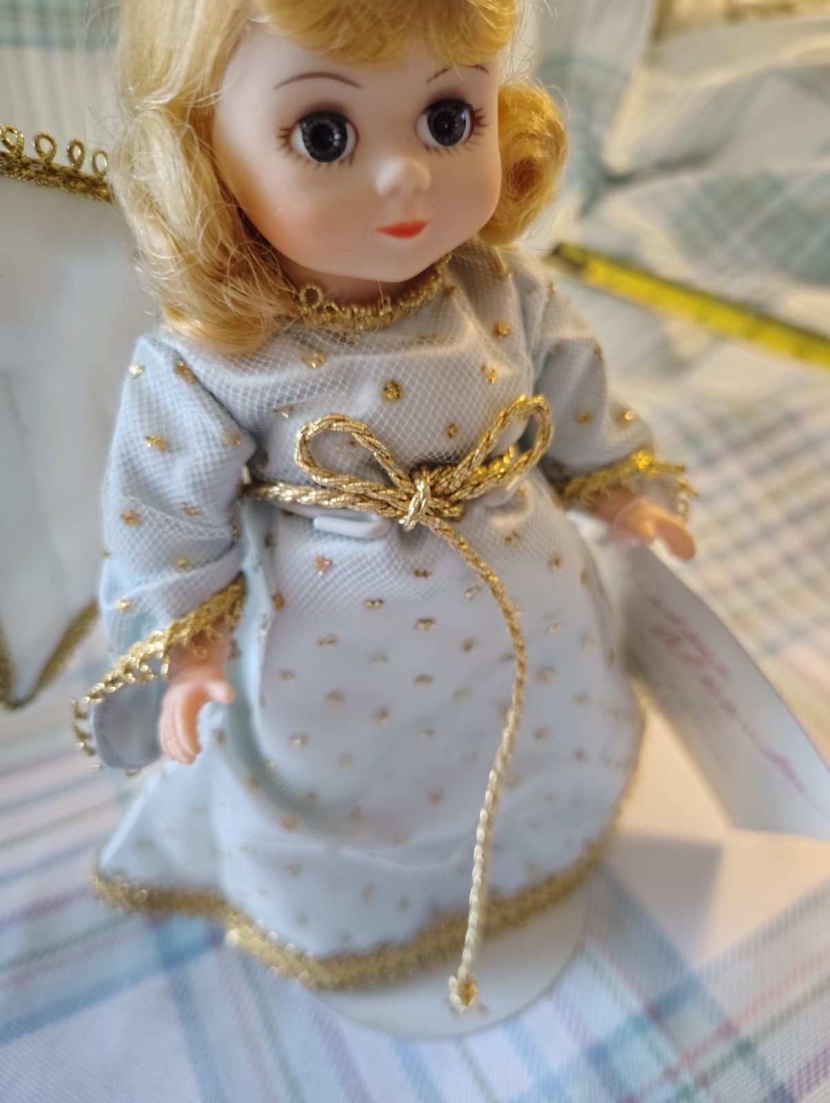 Madame Alexander Shirley's Doll House Angel Face Figurine 8in White/Gold 1990 - Thumbnail 2