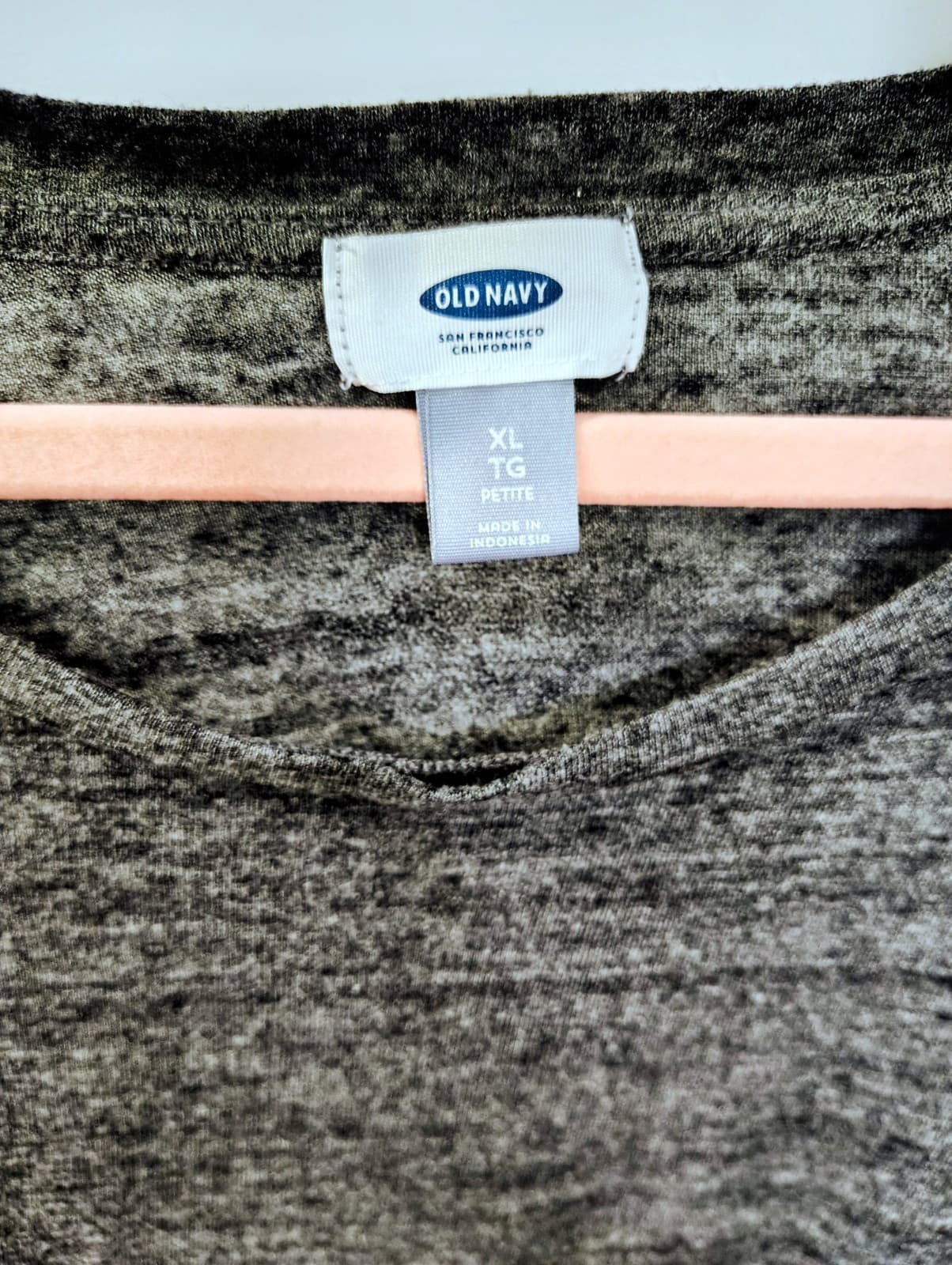 heathered gray Old Navy t-shirt, XL petite, long sleeves - Thumbnail 2