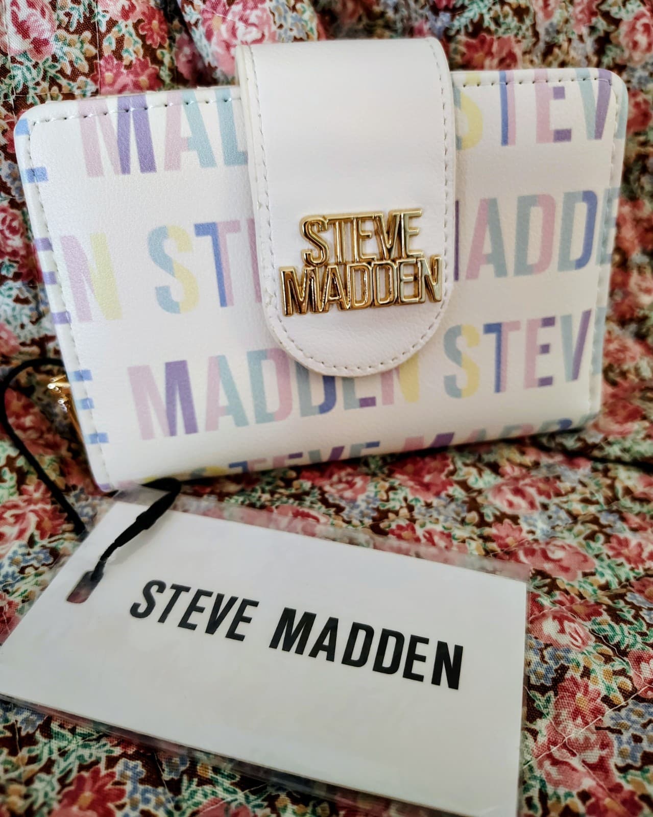 NWT Steve Madden Wallet White Multi Snap, MSRP $54