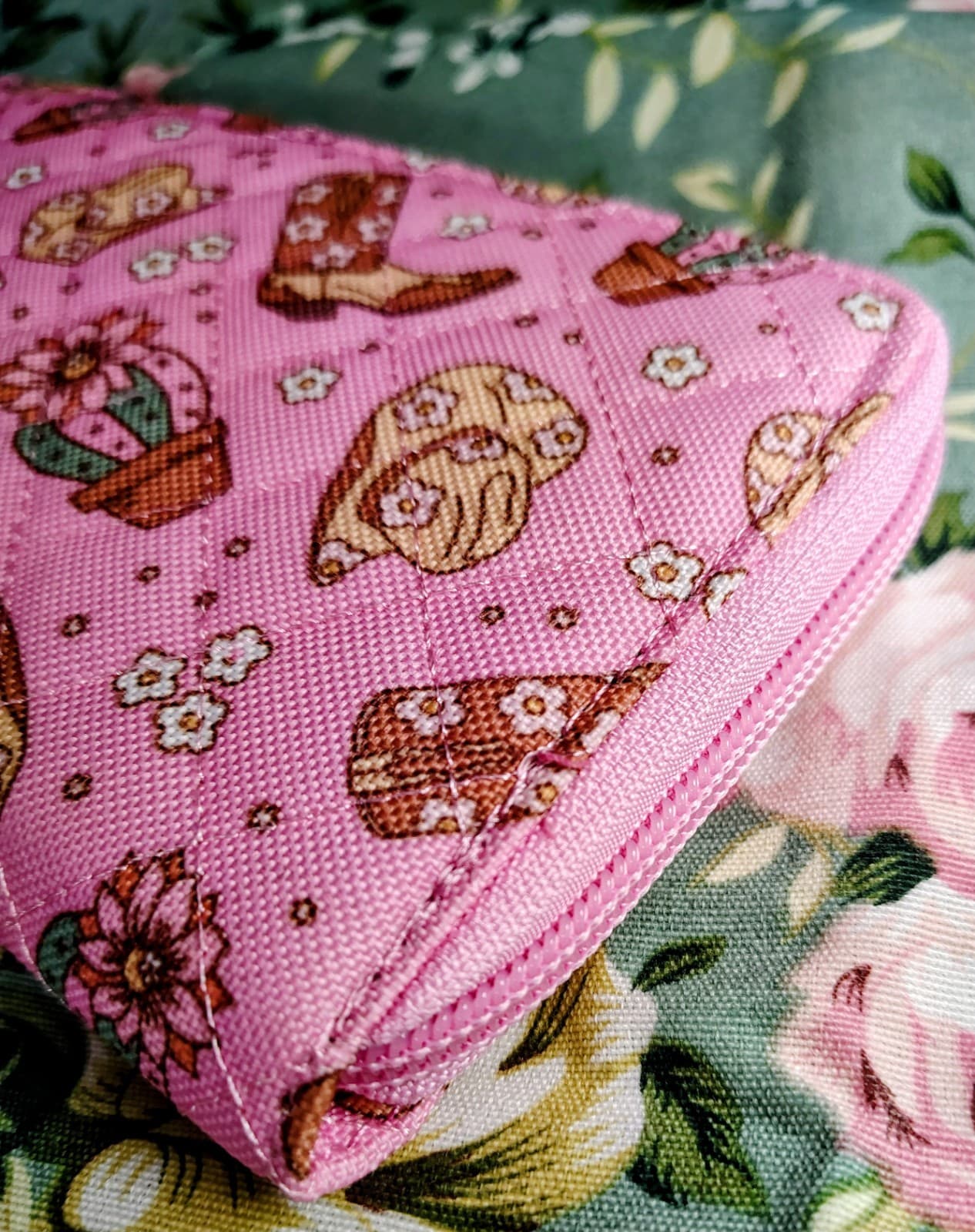 NWT Simply Southern Pink Western Wallet Wristlet, Cowboy Boots & Cactus Print - Thumbnail 5
