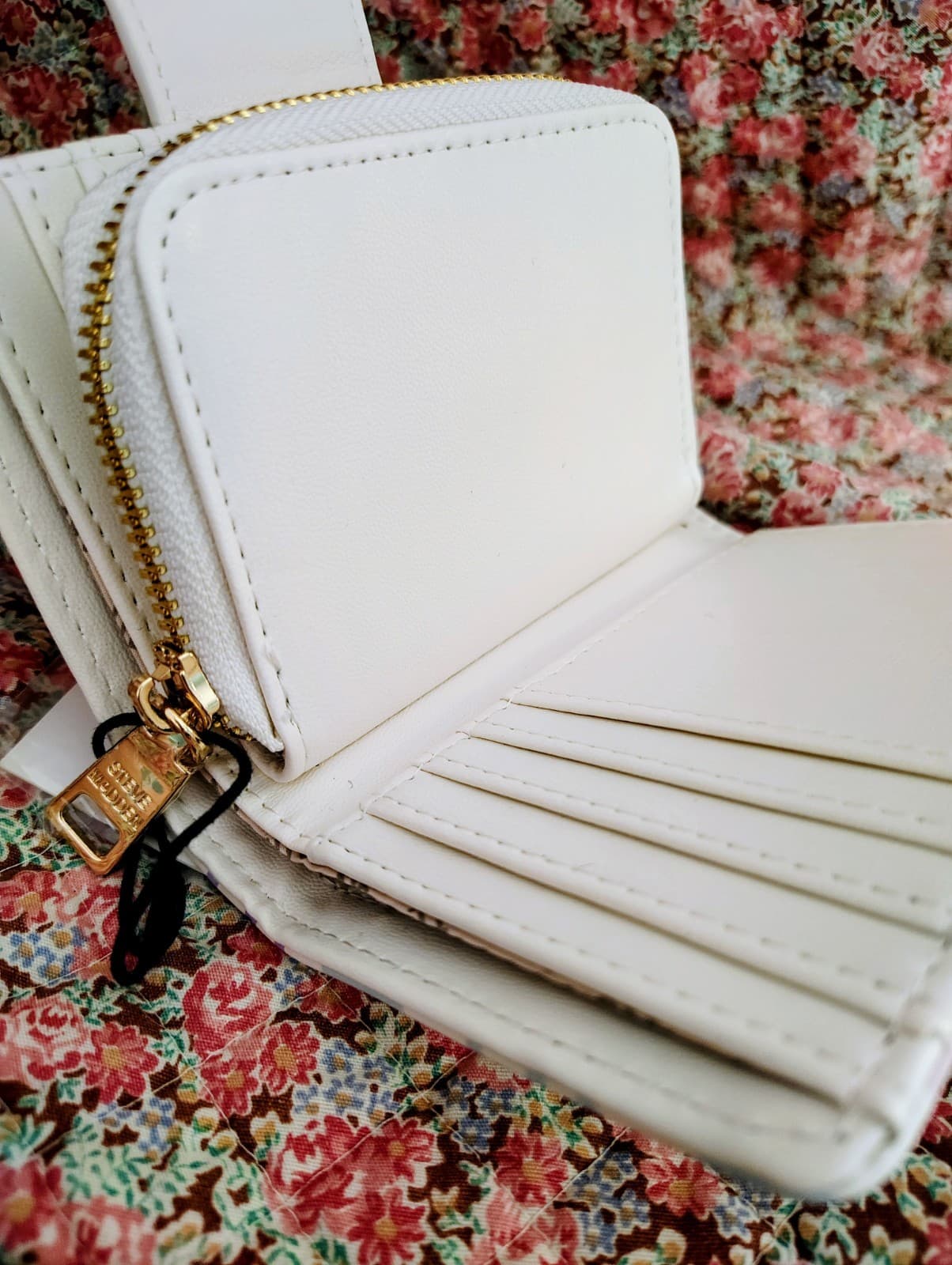 NWT Steve Madden Wallet White Multi Snap, MSRP $54 - Thumbnail 9