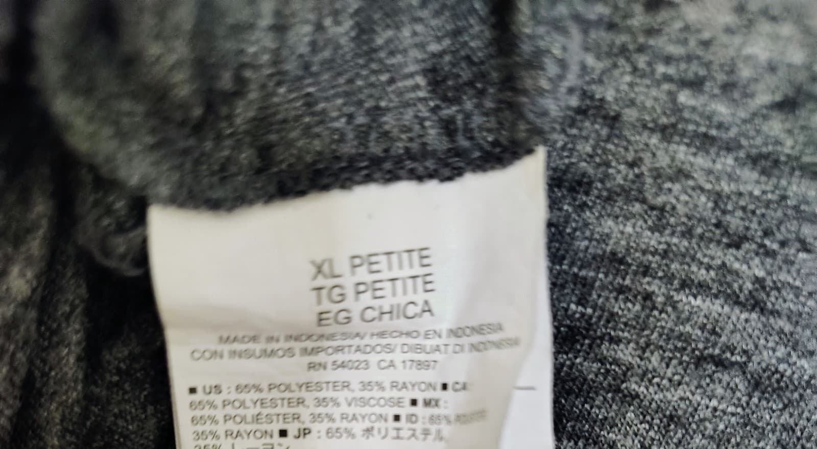 heathered gray Old Navy t-shirt, XL petite, long sleeves - Thumbnail 4
