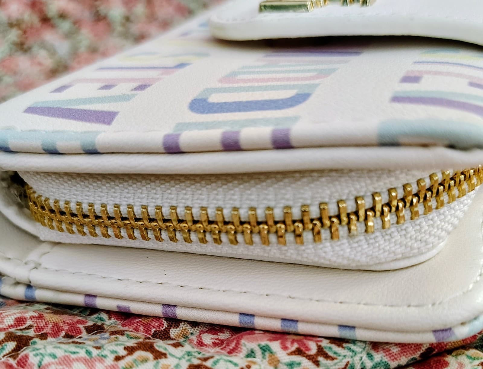 NWT Steve Madden Wallet White Multi Snap, MSRP $54 - Thumbnail 4