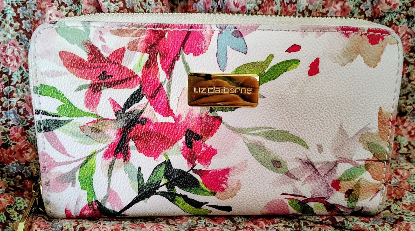 Liz Claiborne Floral Credit Card Zip-Around Wallet, Wristlet, Clutch, NWOT