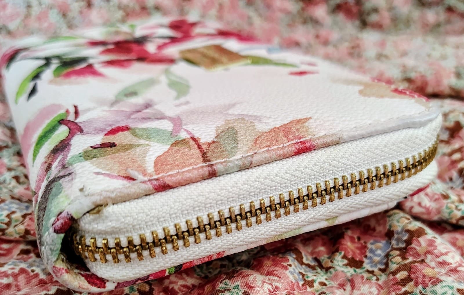Liz Claiborne Floral Credit Card Zip-Around Wallet, Wristlet, Clutch, NWOT - Thumbnail 5