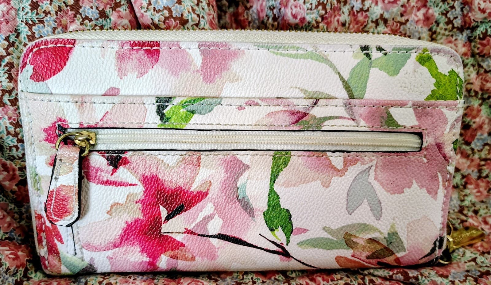 Liz Claiborne Floral Credit Card Zip-Around Wallet, Wristlet, Clutch, NWOT - Thumbnail 2