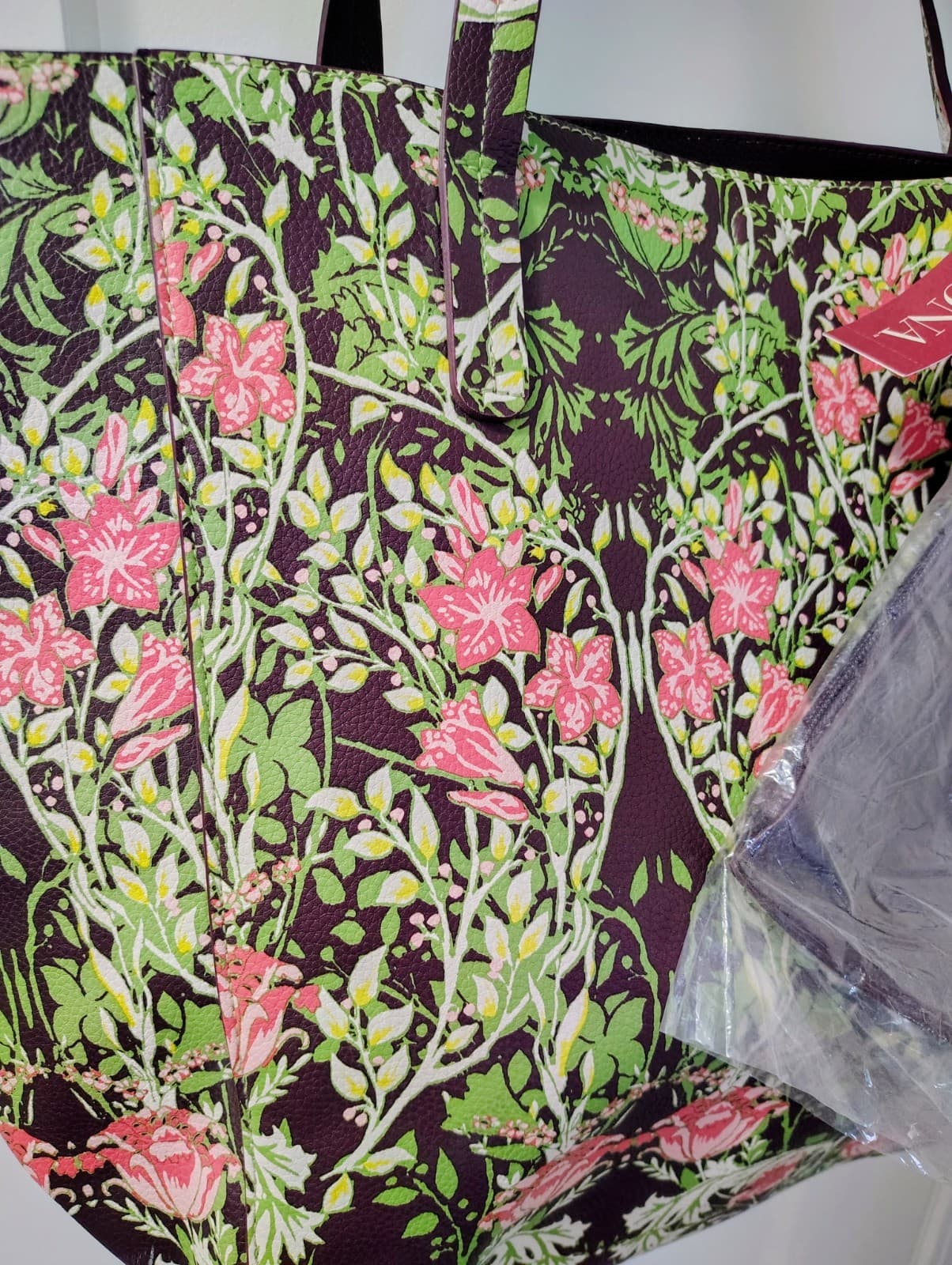 NWT Merona Floral Tote Bag Reversible With Matching Pouch MSRP $36.99 - Thumbnail 4