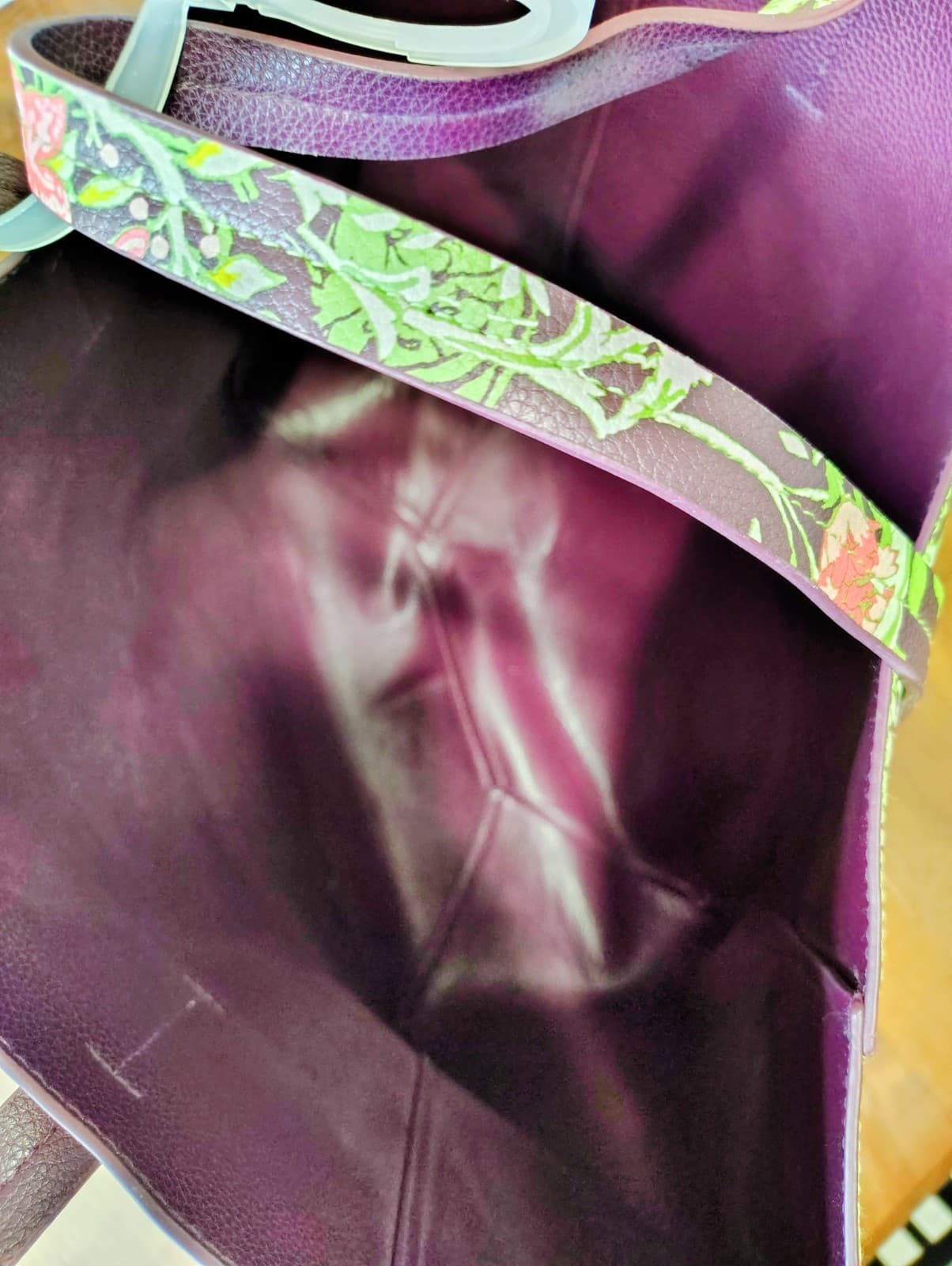 NWT Merona Floral Tote Bag Reversible With Matching Pouch MSRP $36.99 - Thumbnail 10