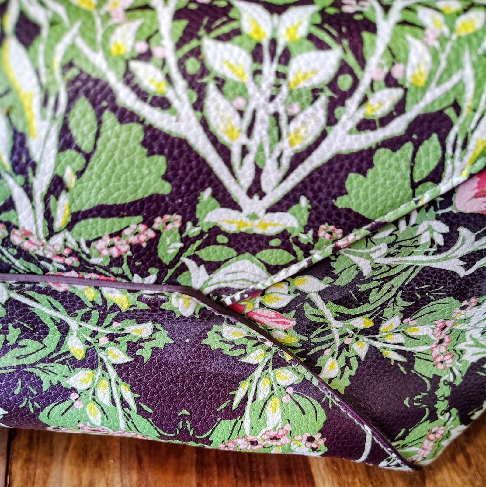 NWT Merona Floral Tote Bag Reversible With Matching Pouch MSRP $36.99 - Thumbnail 12