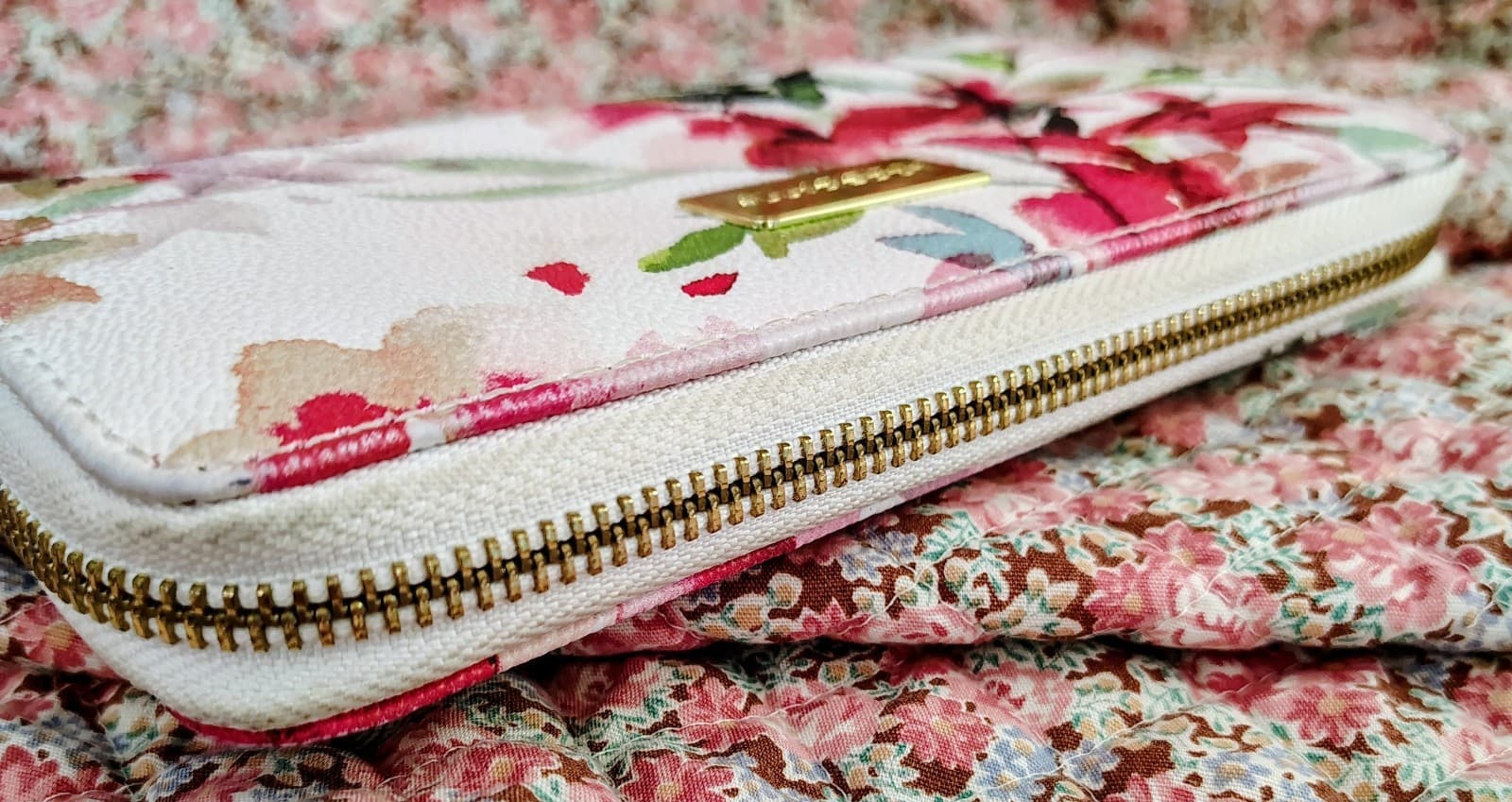 Liz Claiborne Floral Credit Card Zip-Around Wallet, Wristlet, Clutch, NWOT - Thumbnail 4